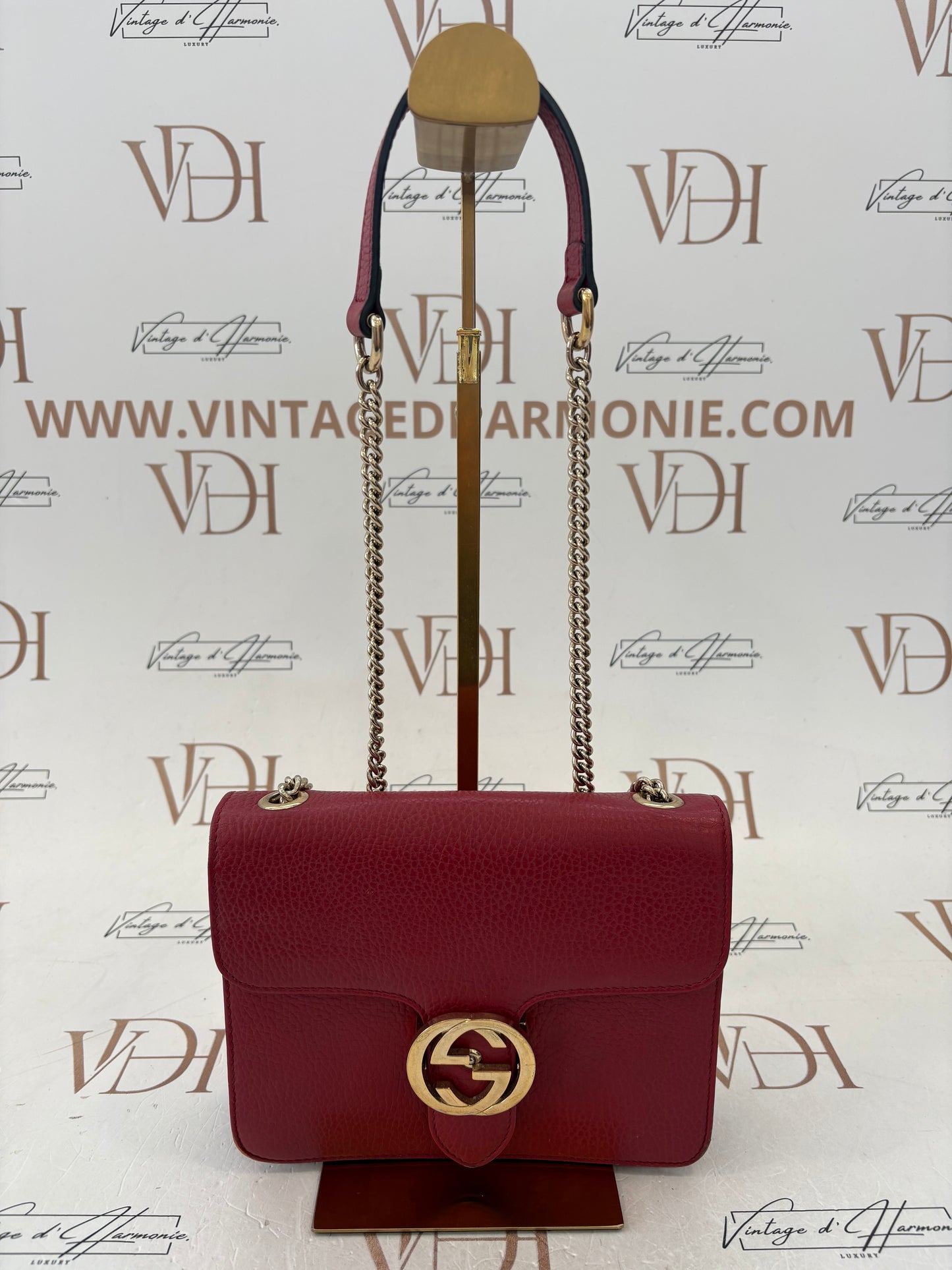 384089 - Gucci Interlocking