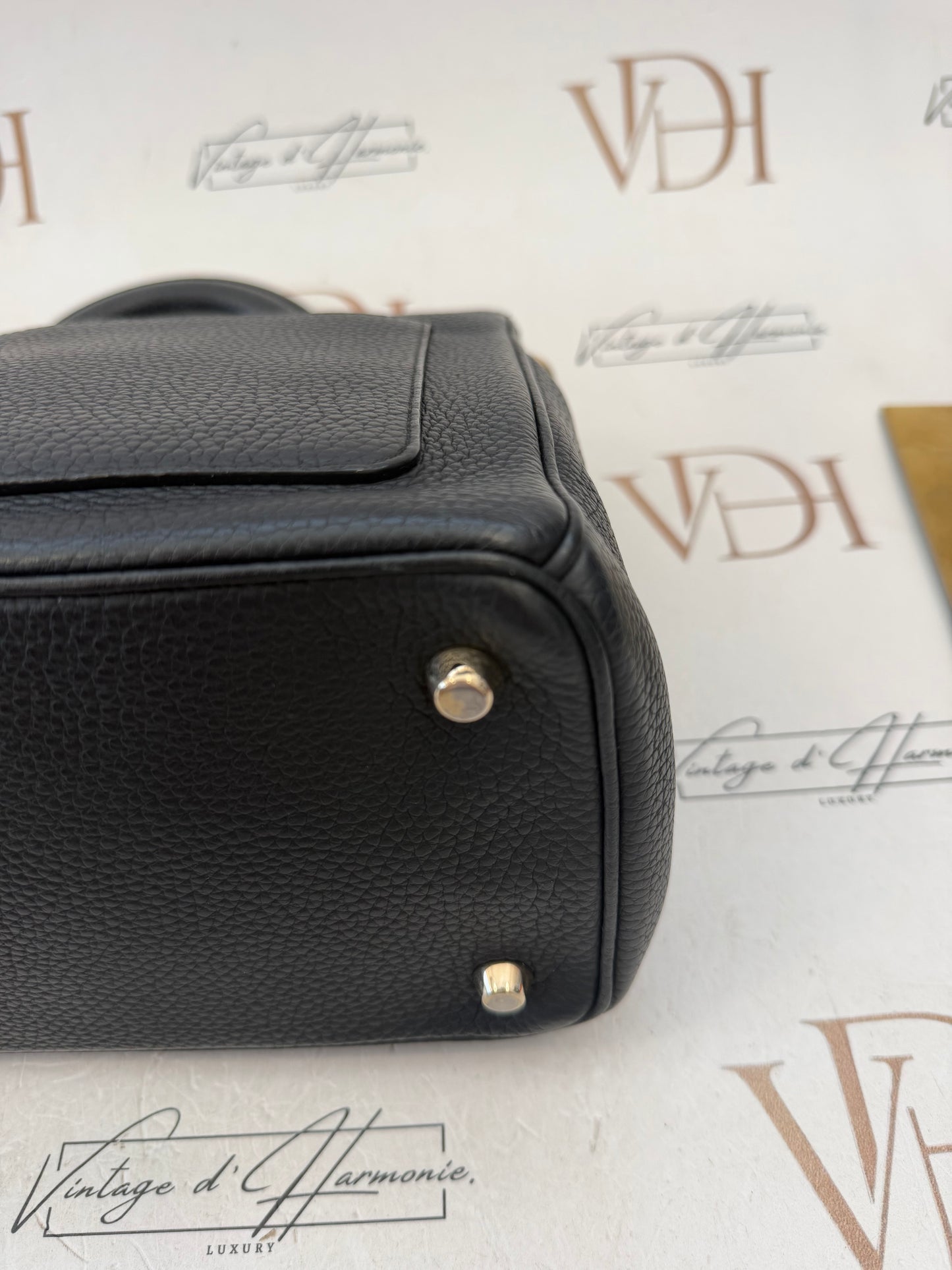 383675-Dior Be