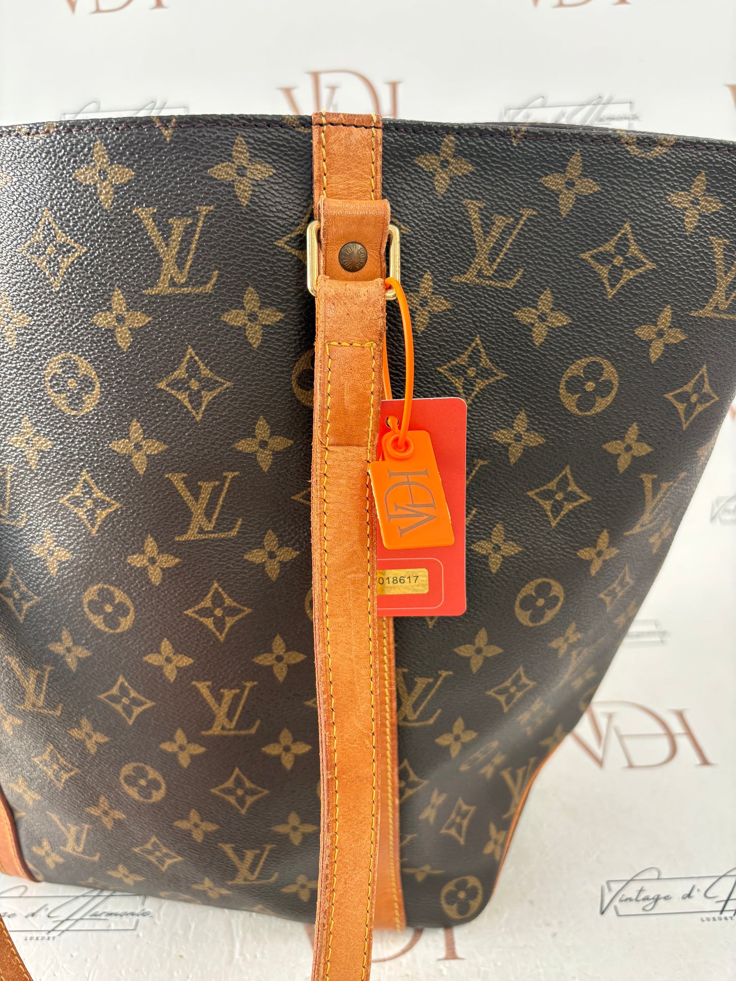 018617 - Louis Vuitton Sac Shopping