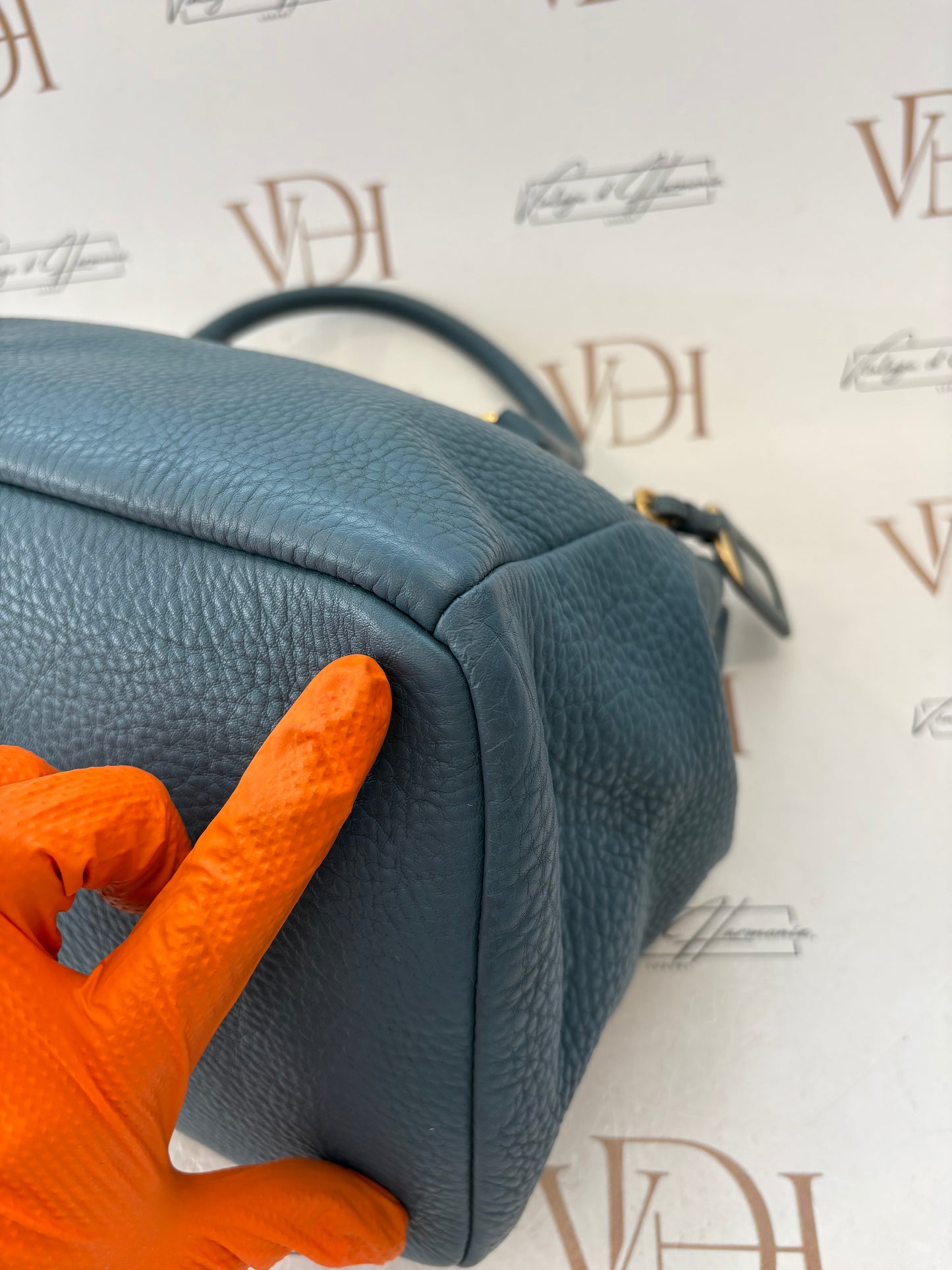 018314 - Prada Bag
