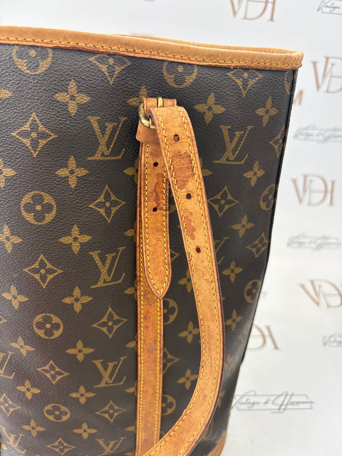 018539 - Louis Vuitton Bucket GM