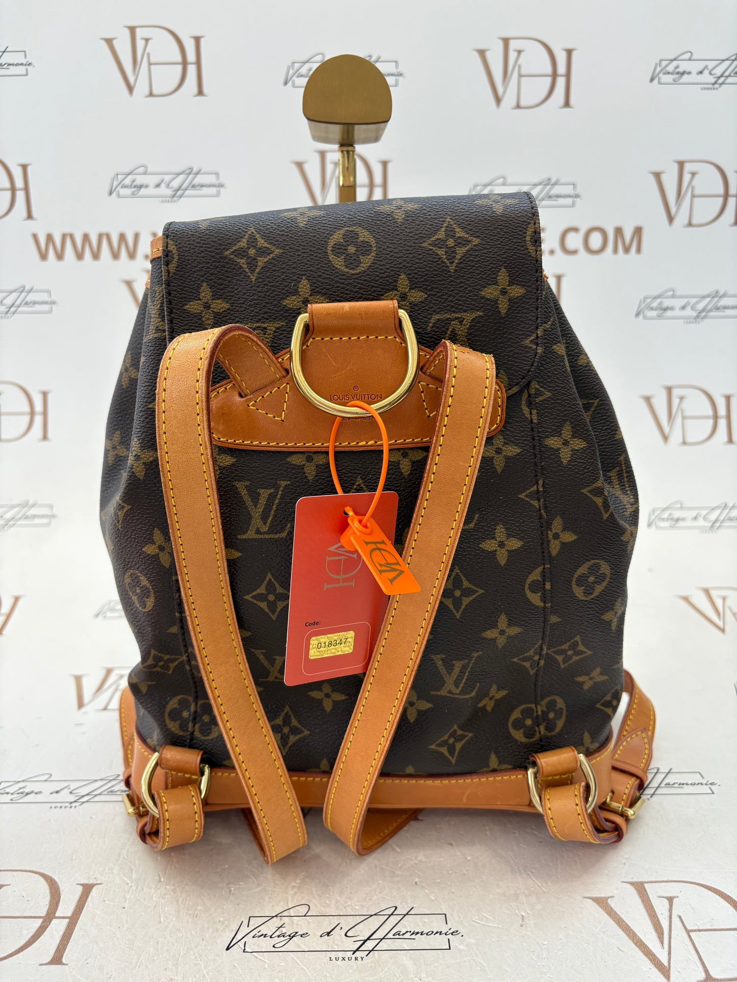 018347 - Louis Vuitton Montsouris MM