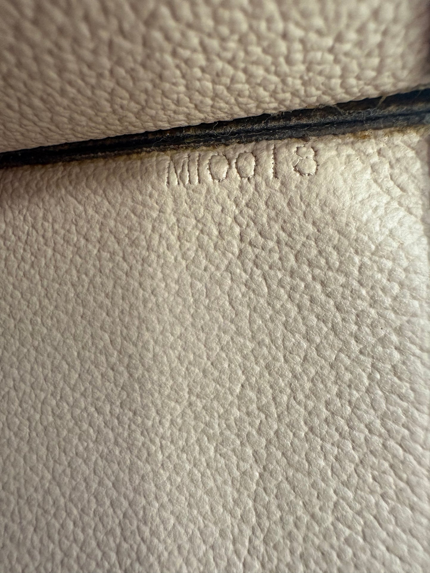 018786 - Louis Vuitton Sac Plat