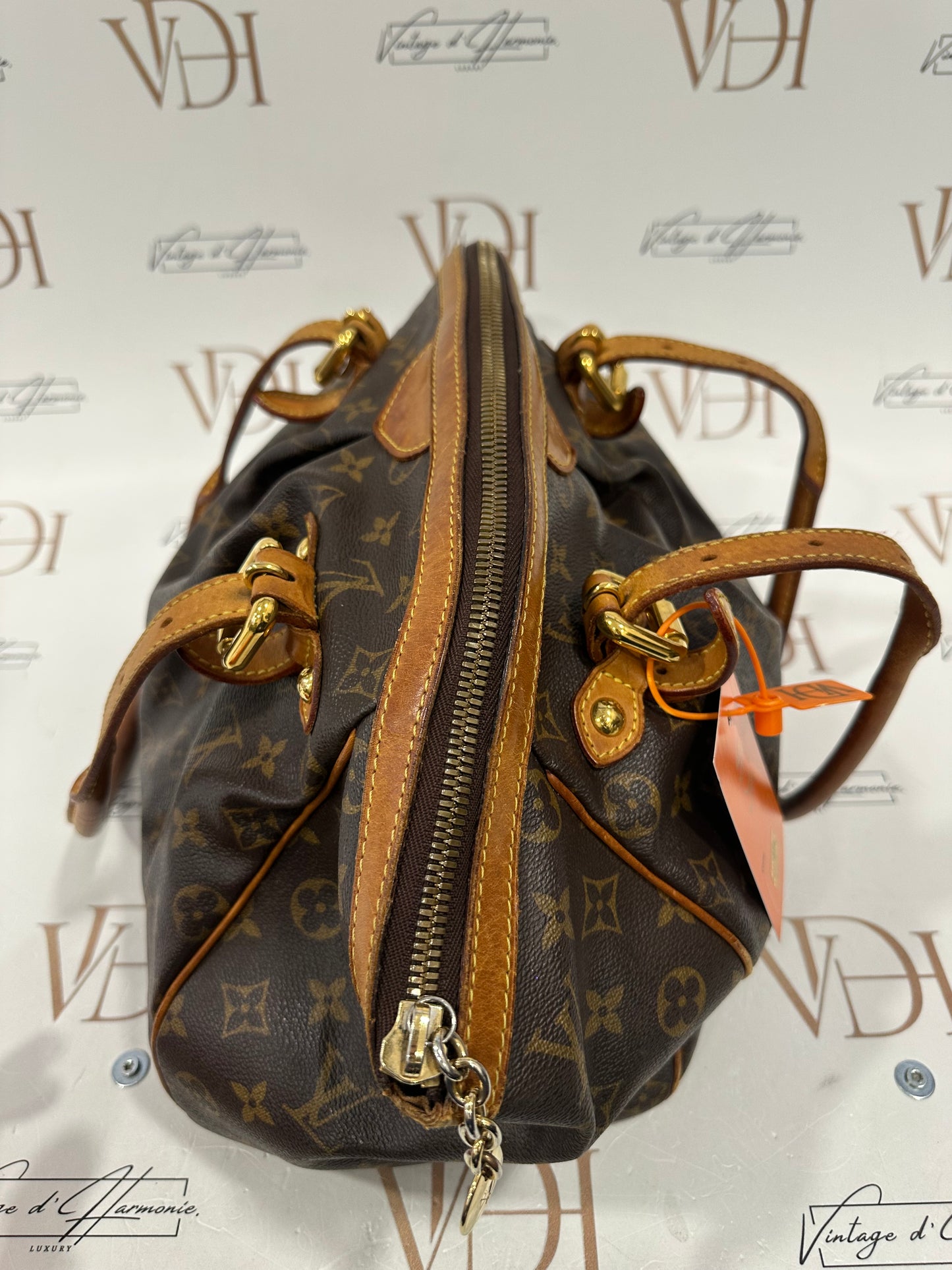017813 - Louis Vuitton Tivoli GM