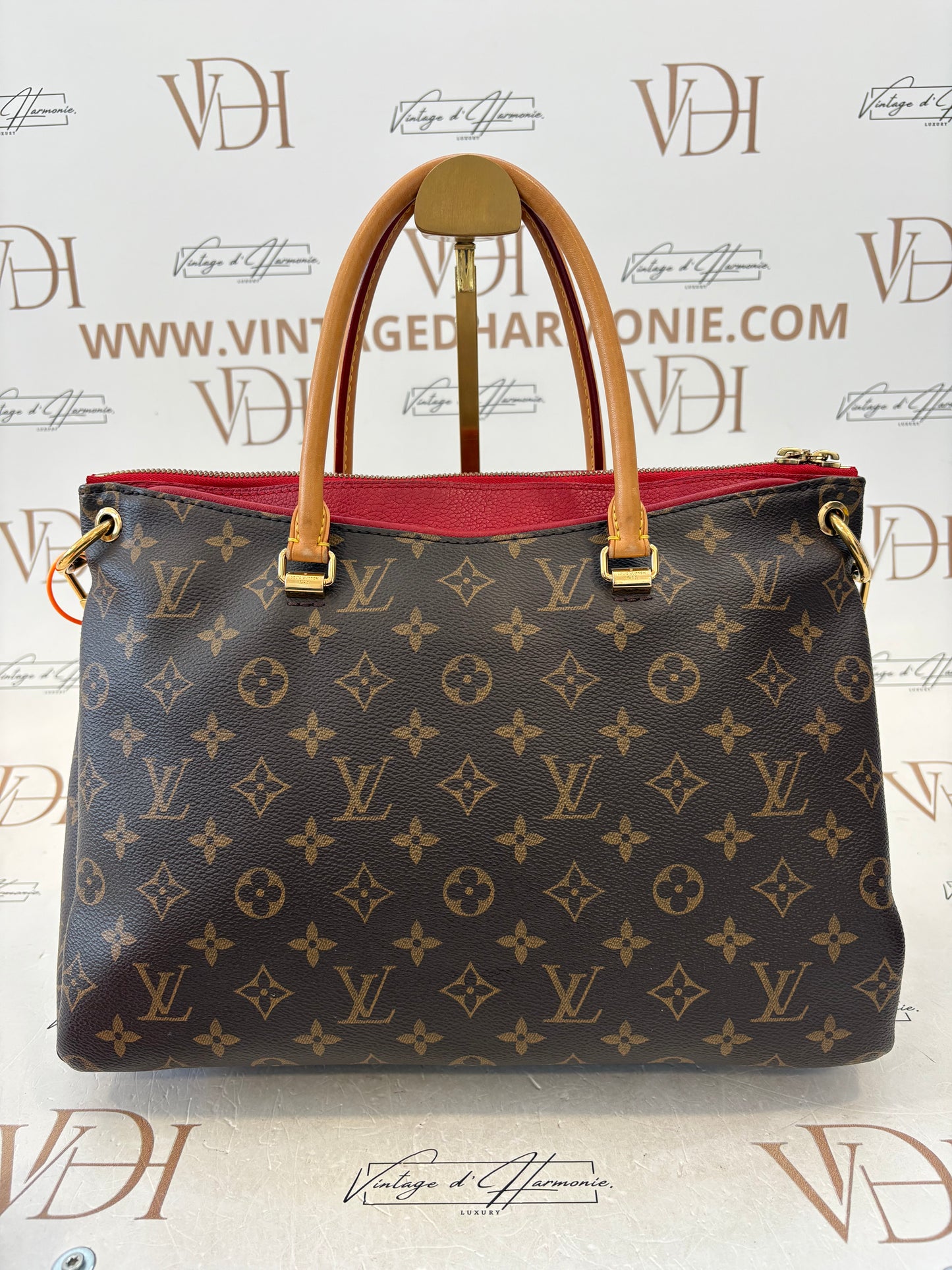 383699 - Louis Vuitton Pallas