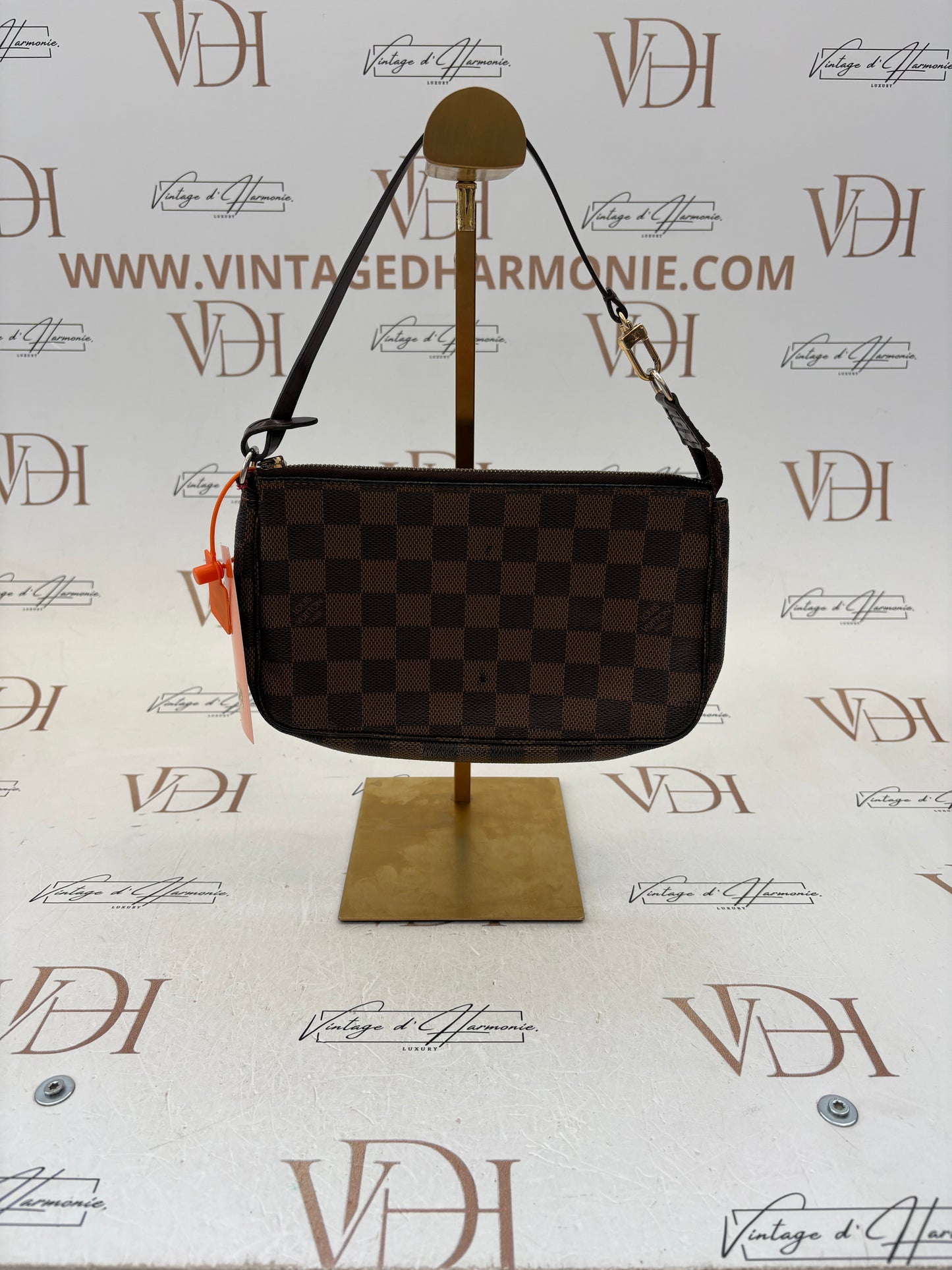 018133 - Louis Vuitton Damier Pochette