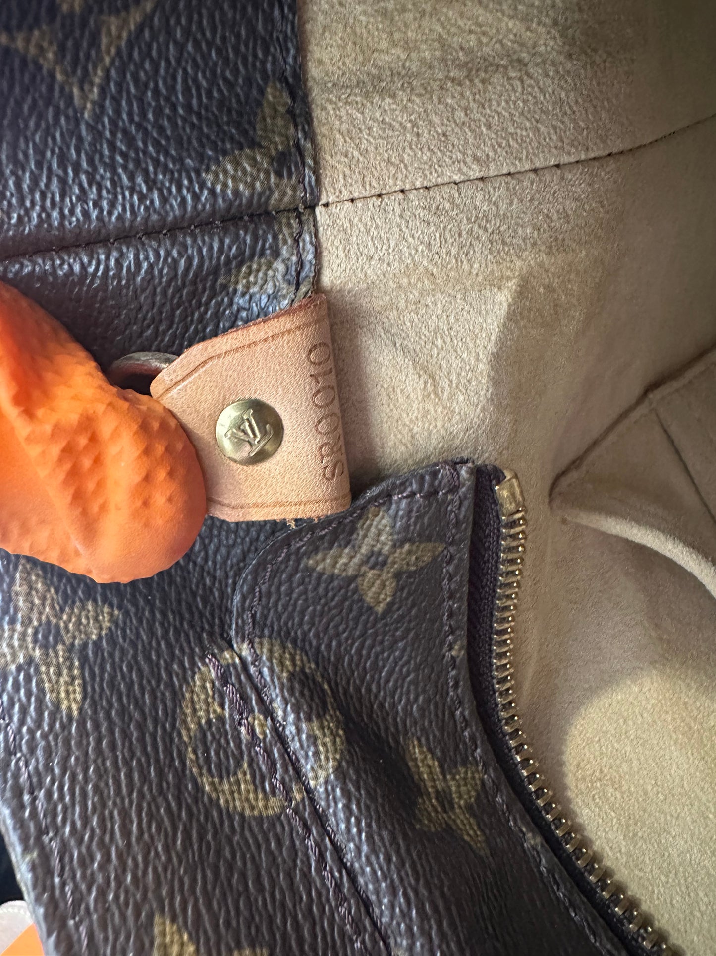 017903 - Louis Vuitton Luco