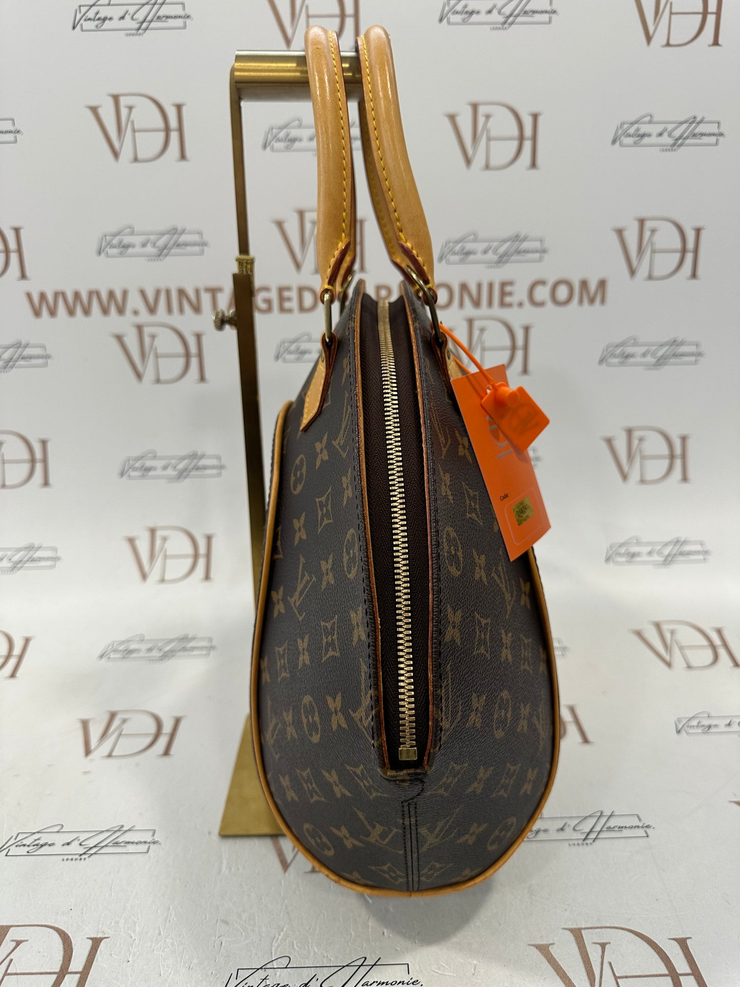 018741 - Louis Vuitton Ellipse MM