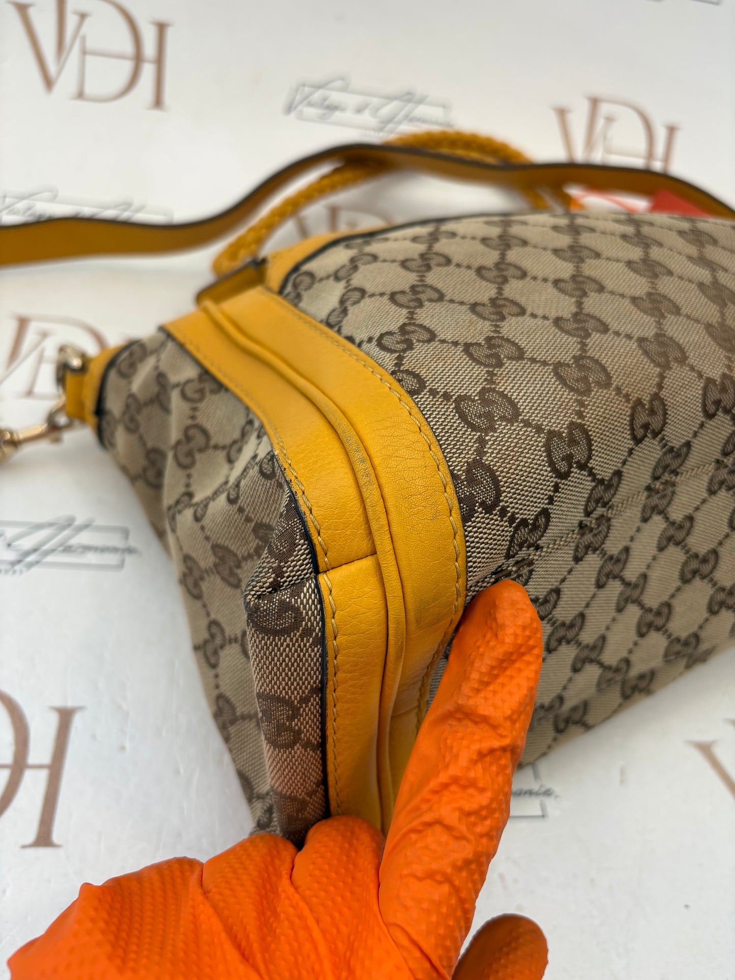 383662 - Gucci Bella