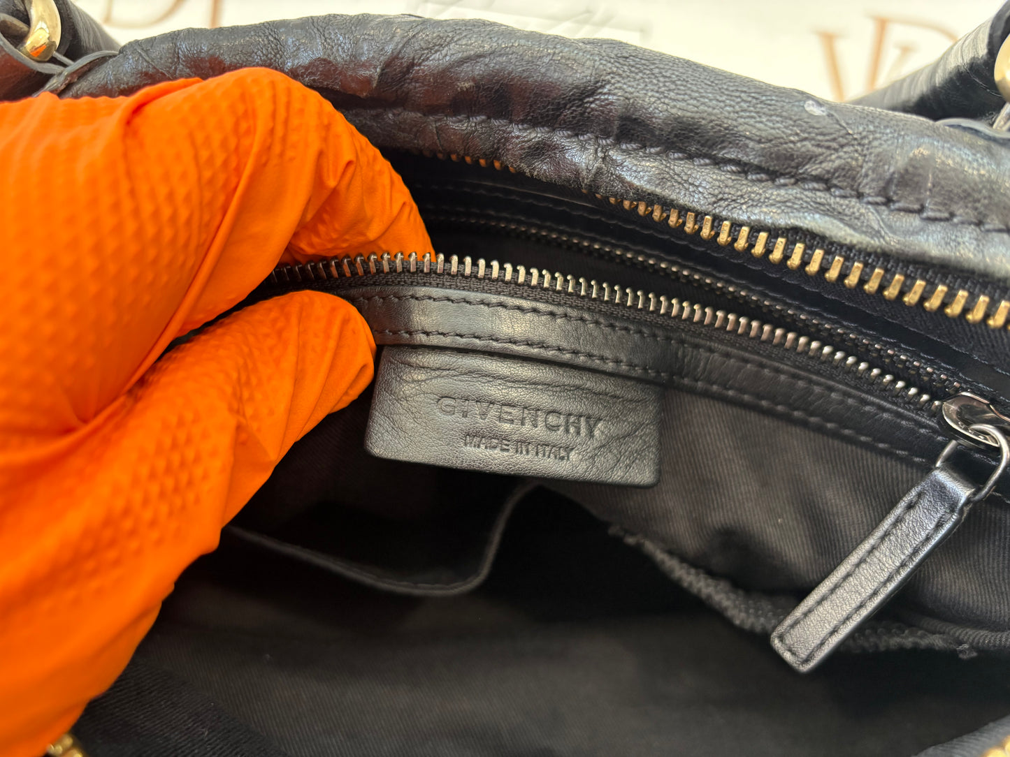 201073 - Givenchy Black