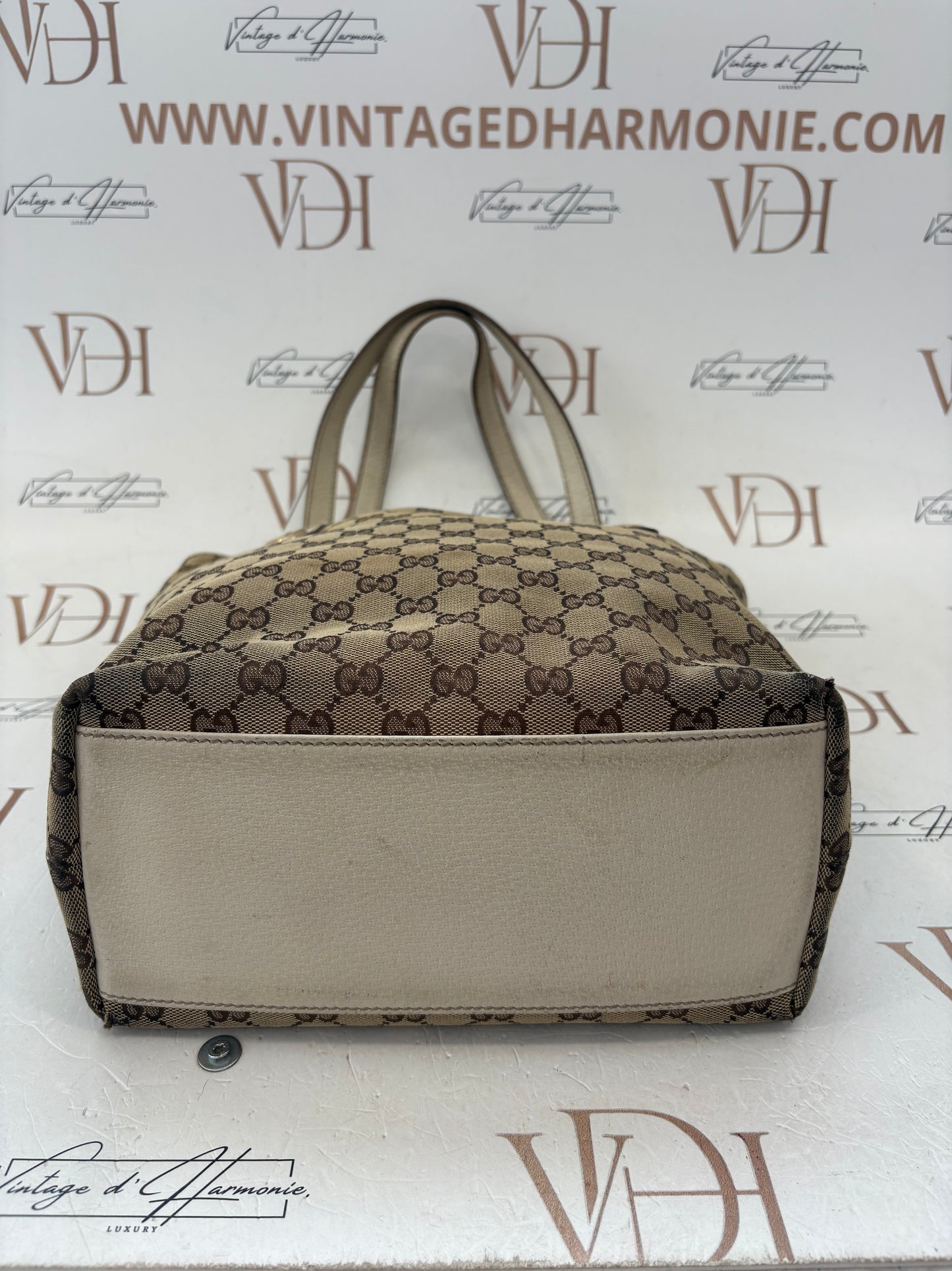 018185 - Gucci Tote Vertical