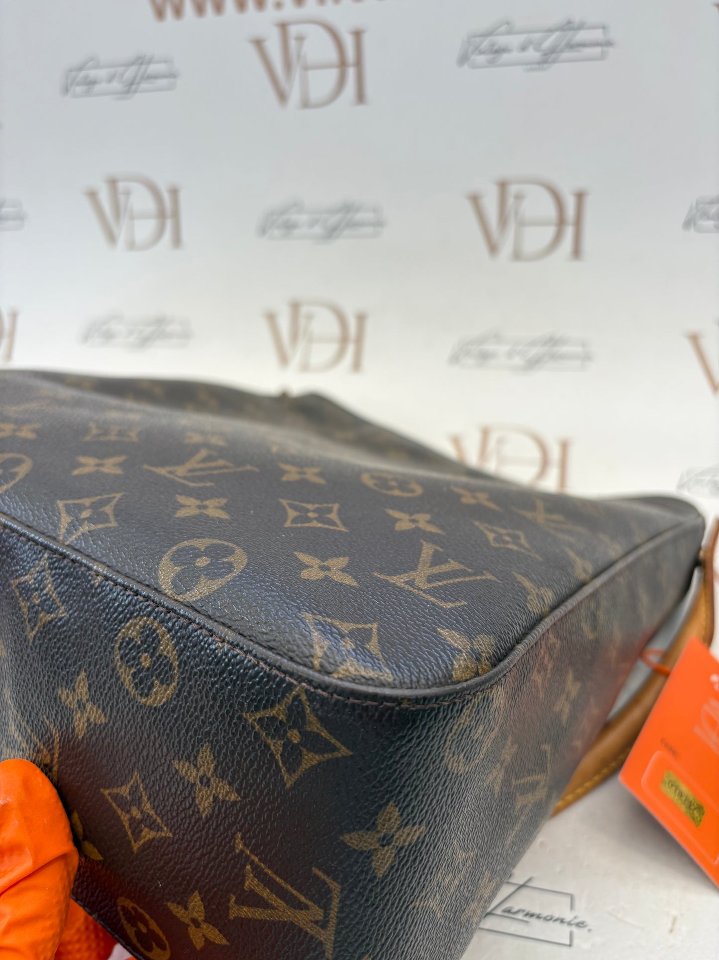 018147 - Louis Vuitton Looping