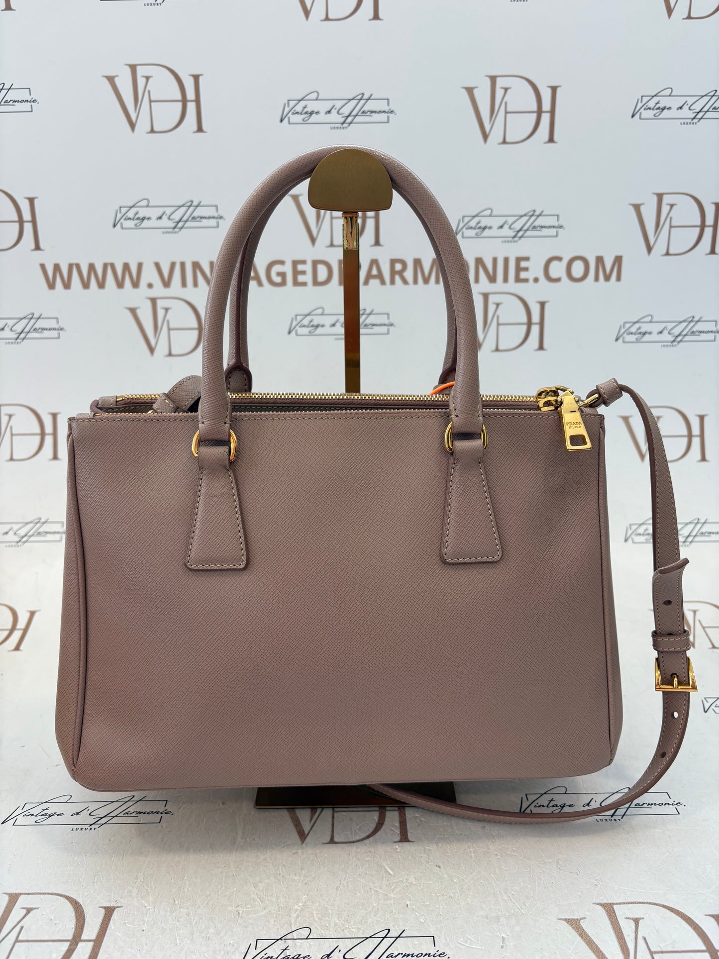 201296 - Prada Galleria