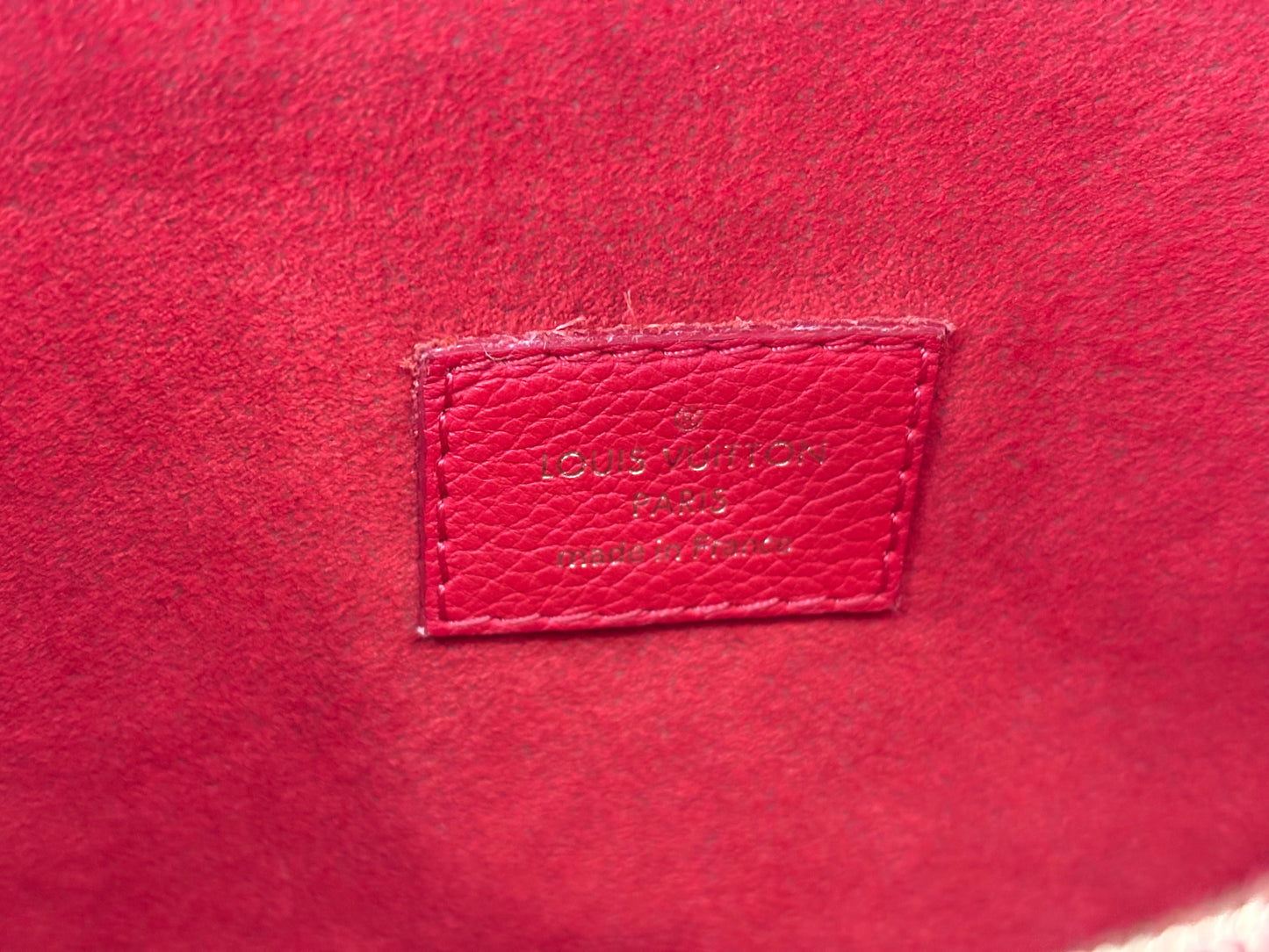 383845 - Louis Vuitton Victoire