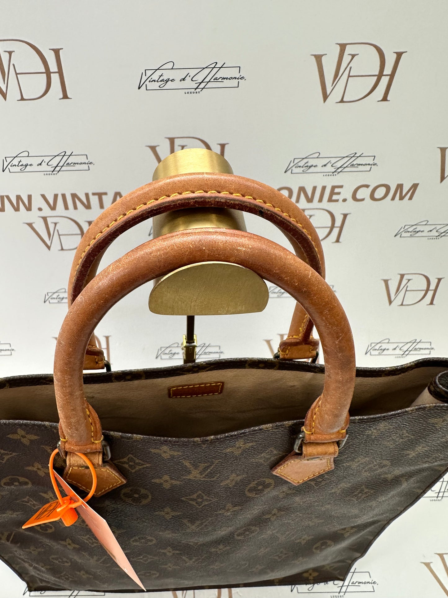 016884 - Louis Vuitton Sac Plat
