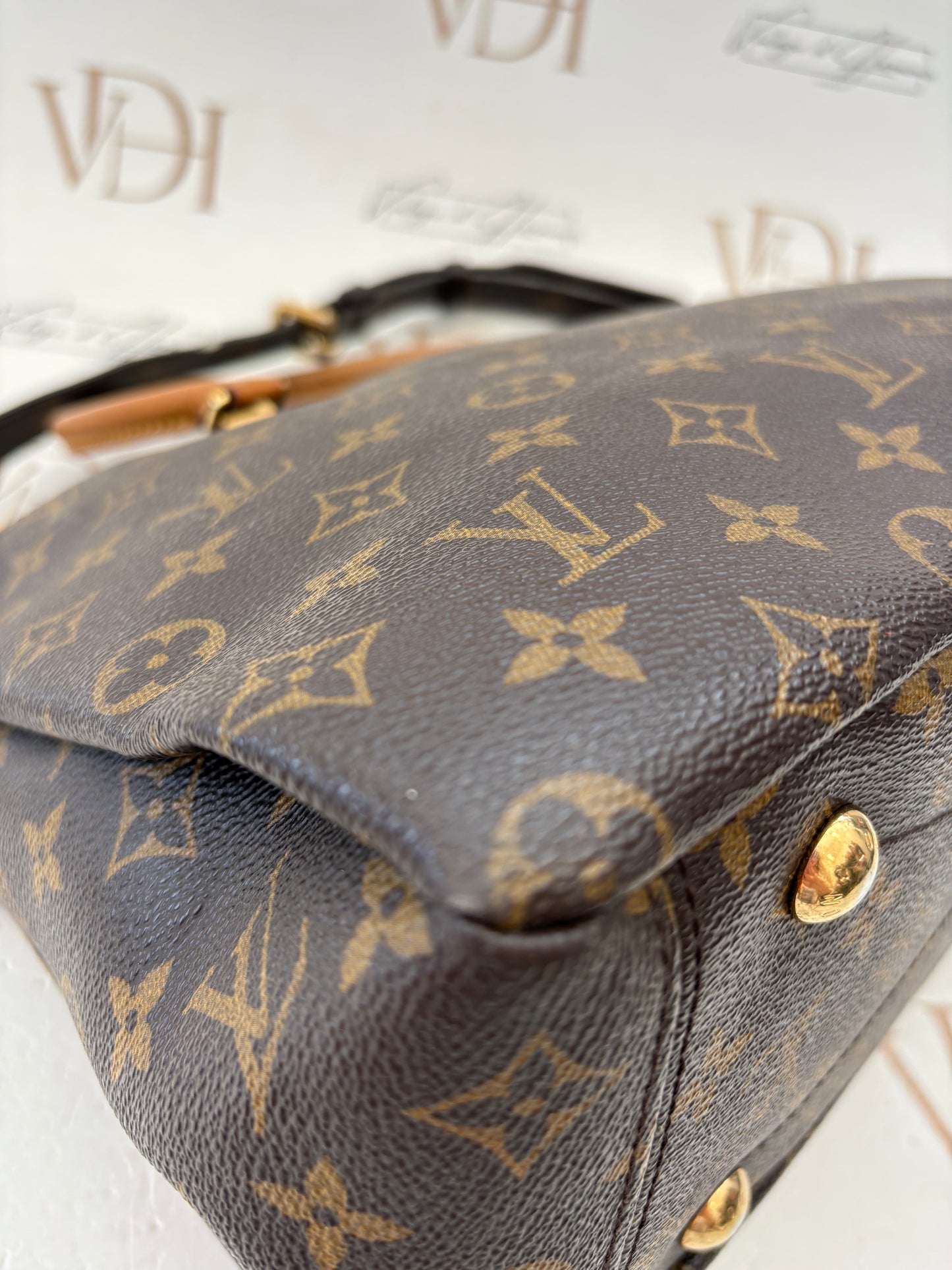 384162 - LV pallas