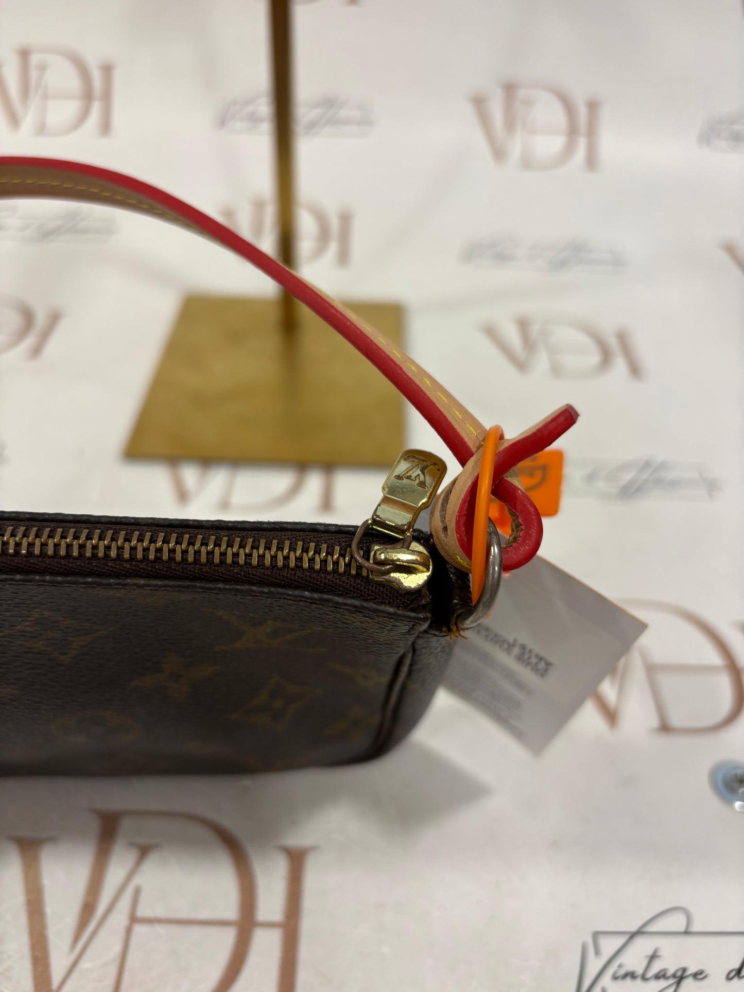 018980 - Louis Vuitton Pochette Accessoires