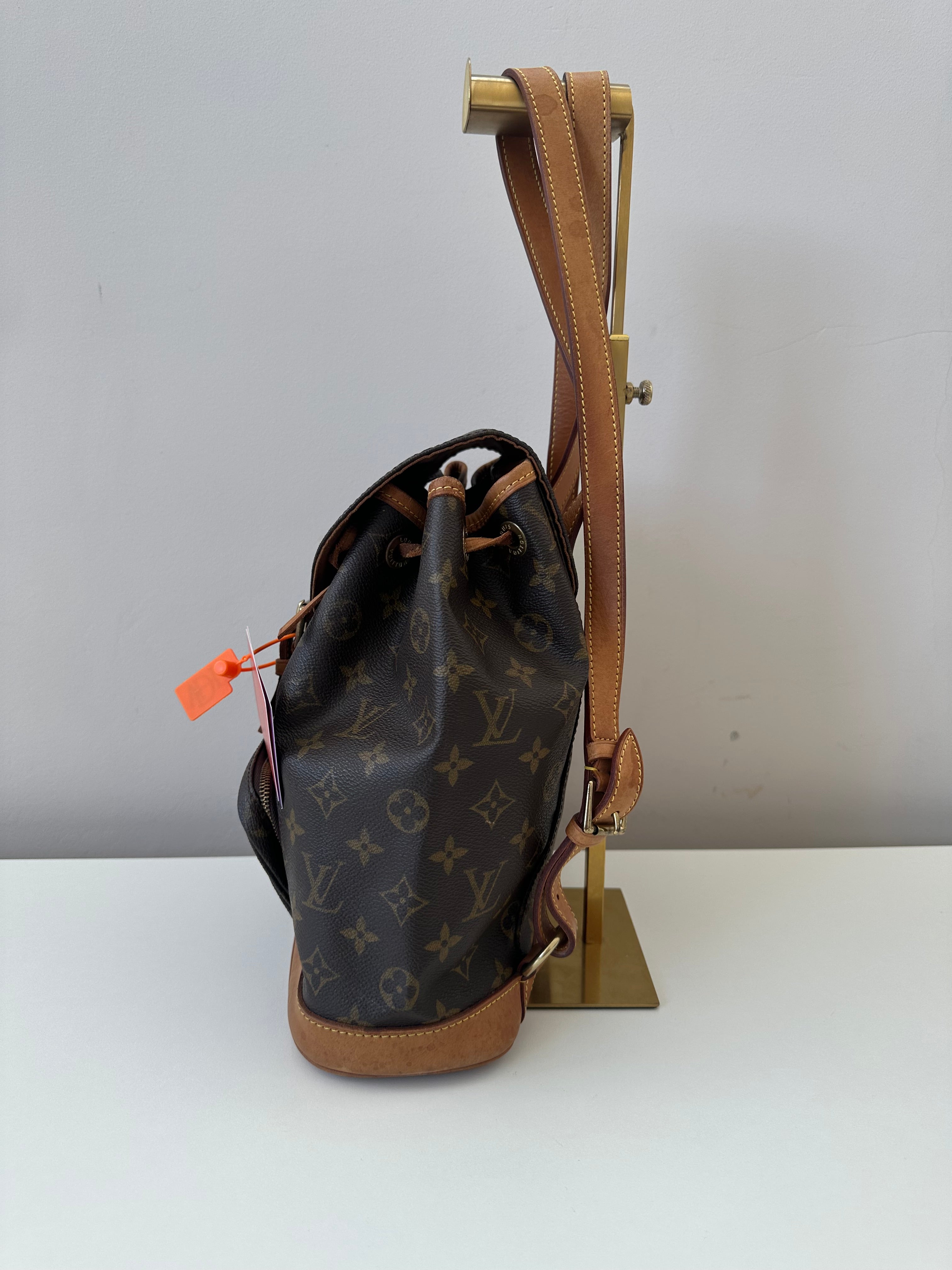 Louis Vuitton Montsouris MM