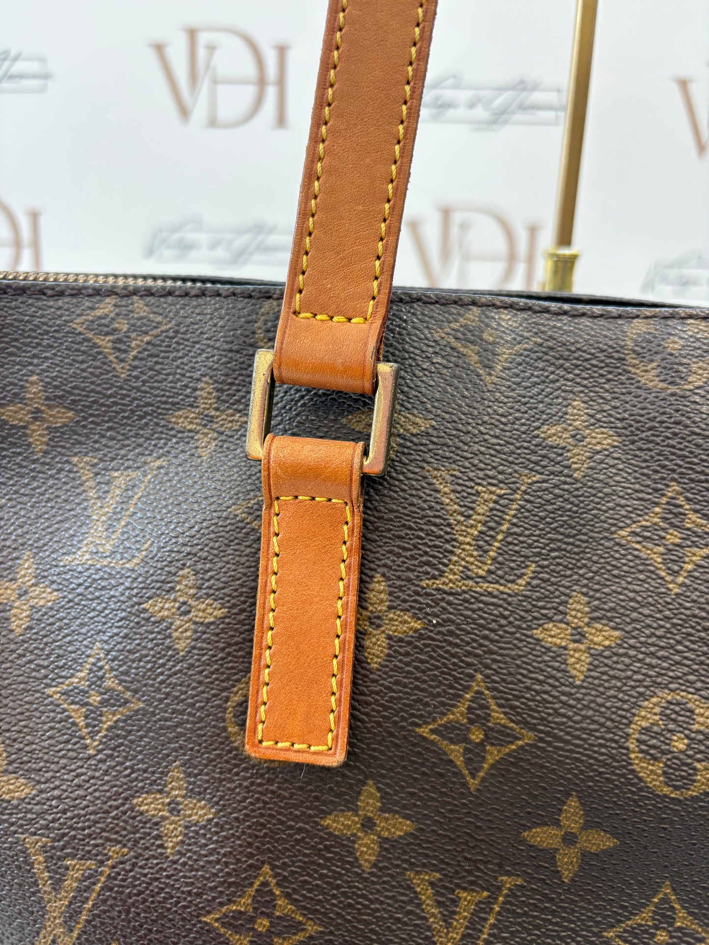 018837 - Louis Vuitton Cabas Mezzo