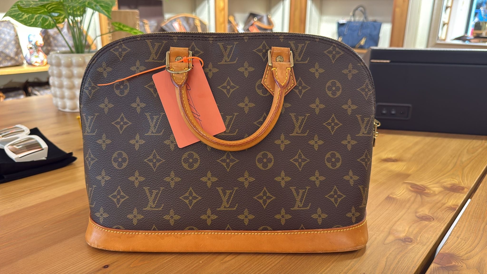 Louis Vuitton Alma