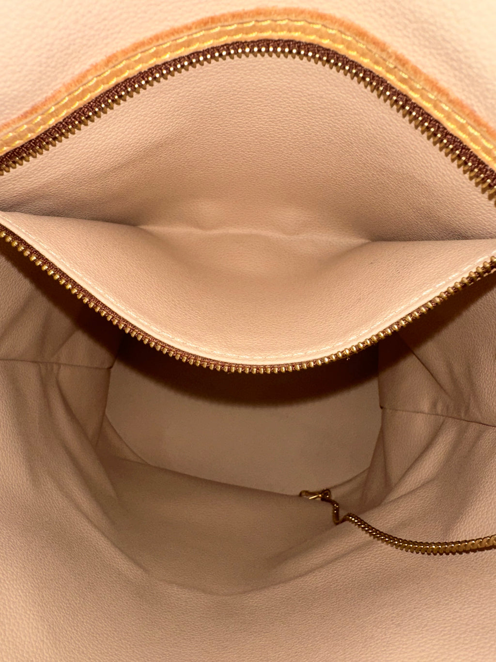 Louis Vuitton Bucket GM