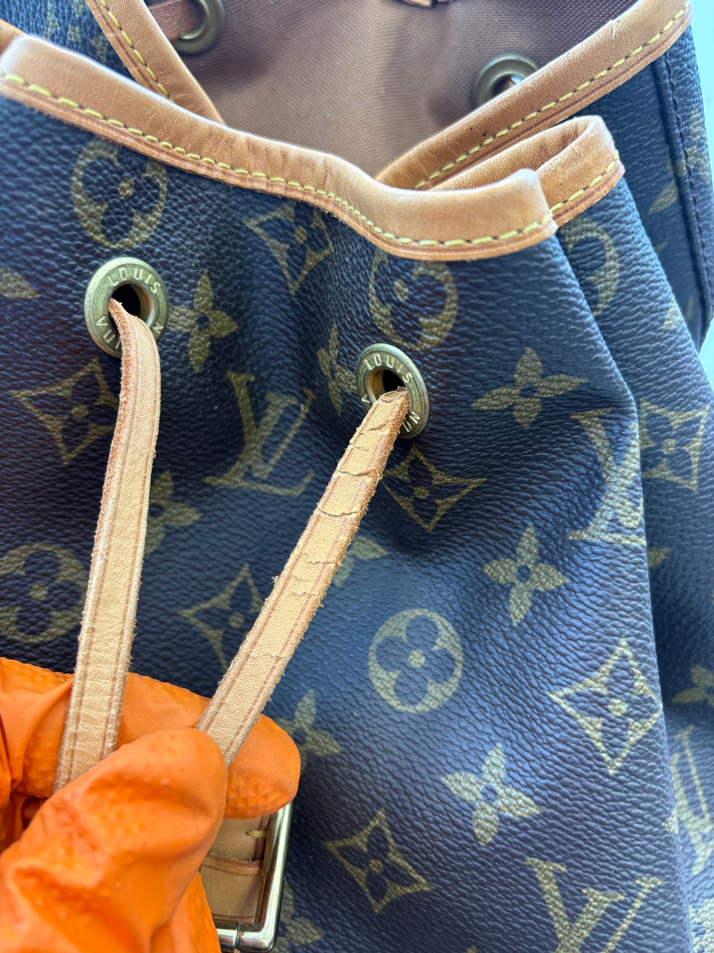 016952 - Louis Vuitton Montsouris GM