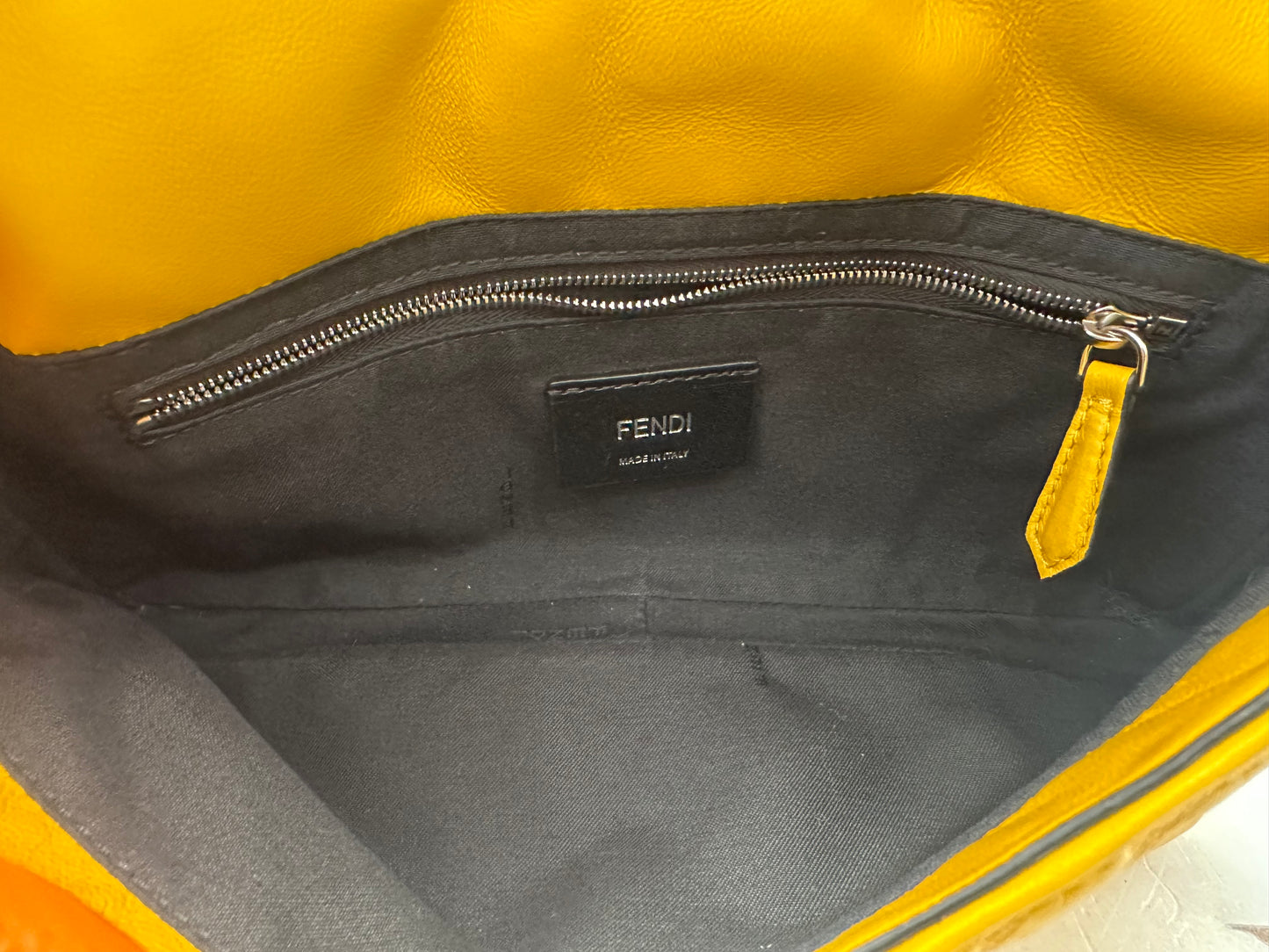 382667 - Fendi Baguette