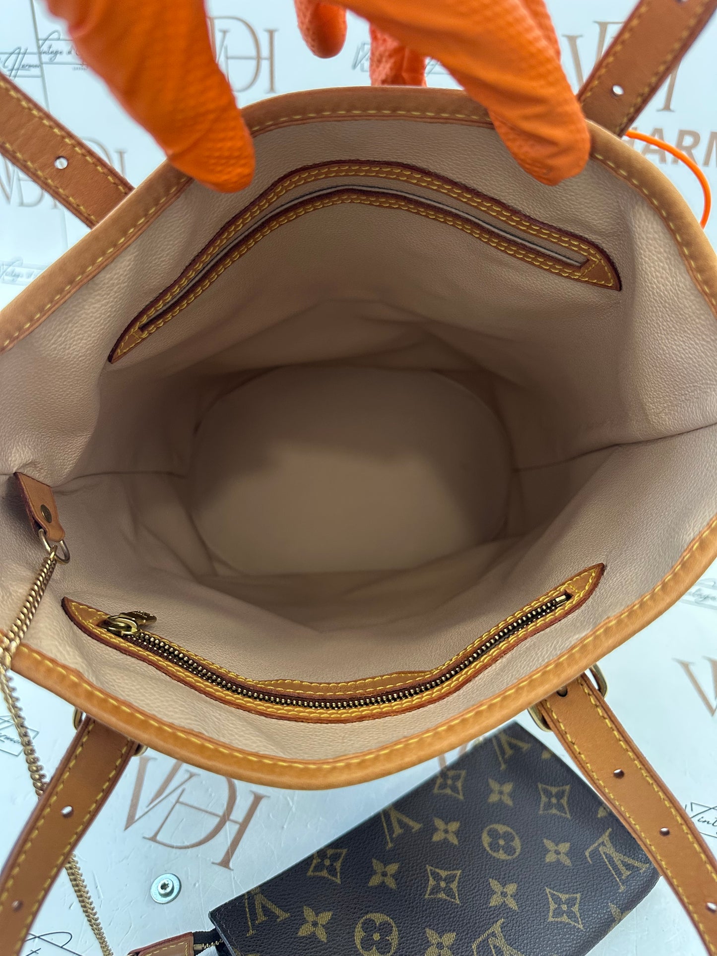 017860 - Louis Vuitton Bucket GM