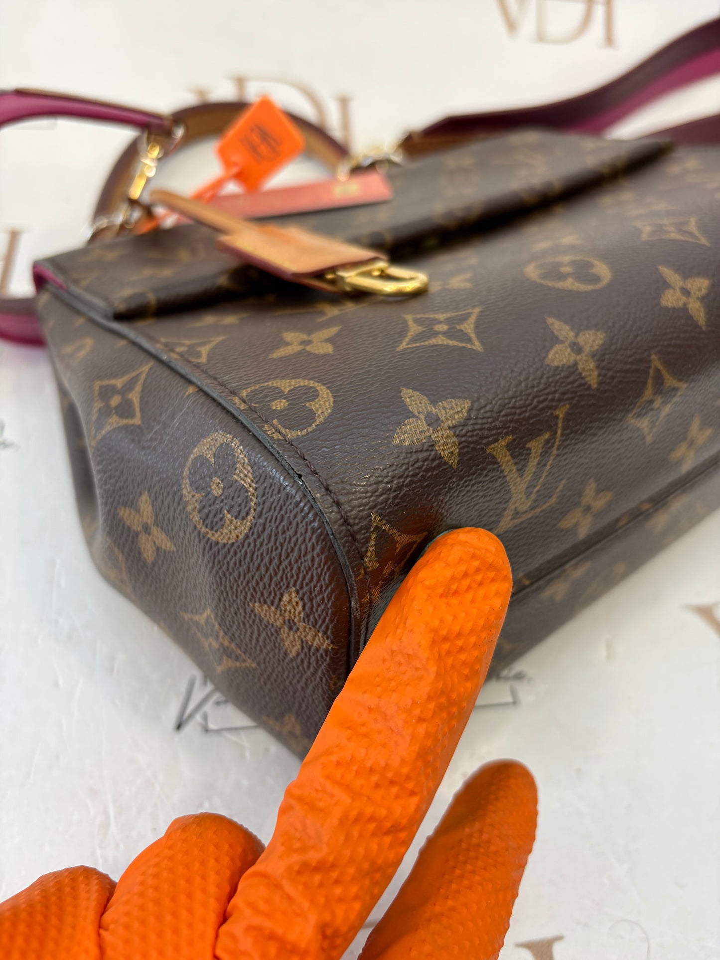 383776 - Louis Vuitton Cluny