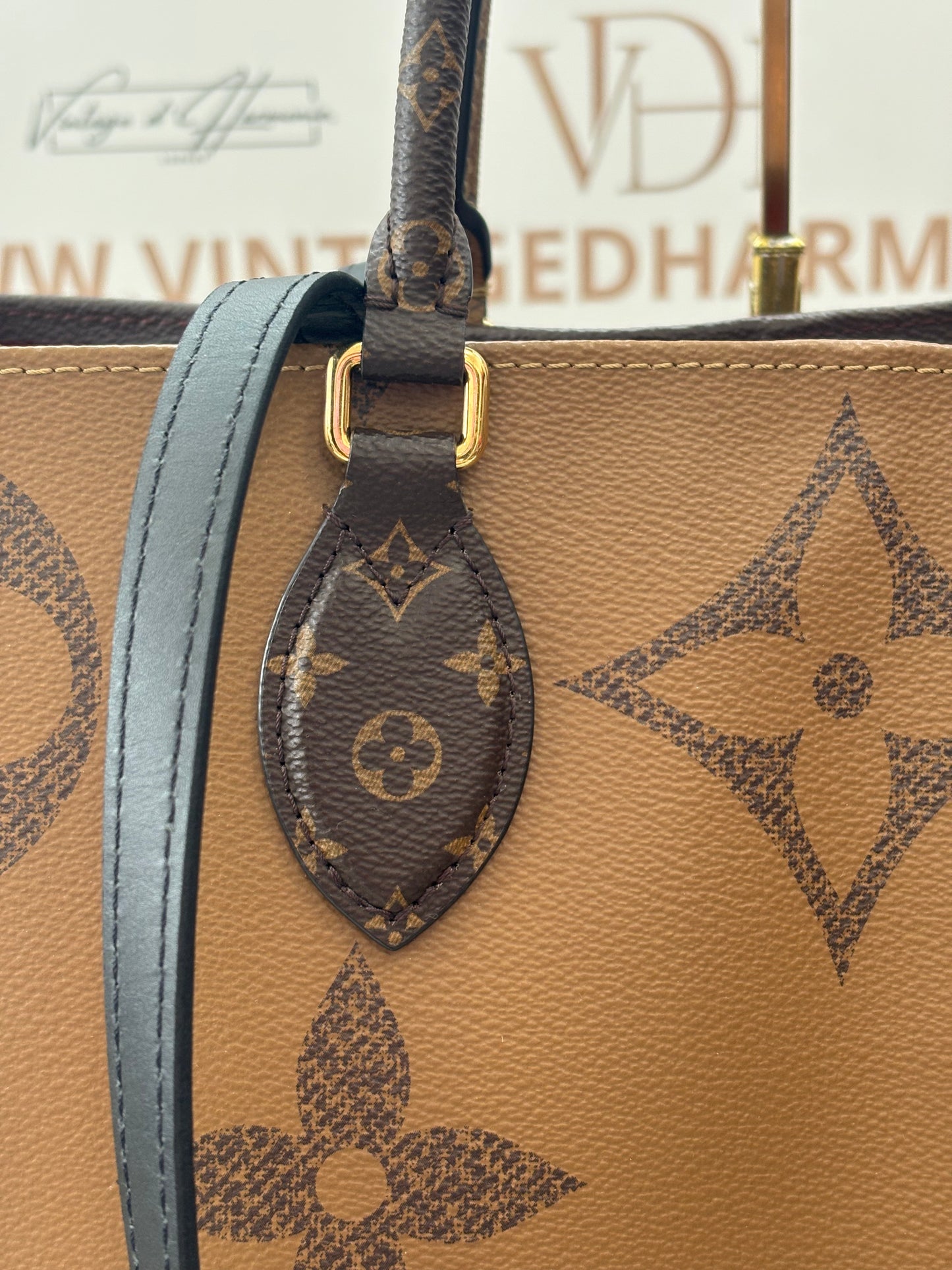384259 - LV onthego