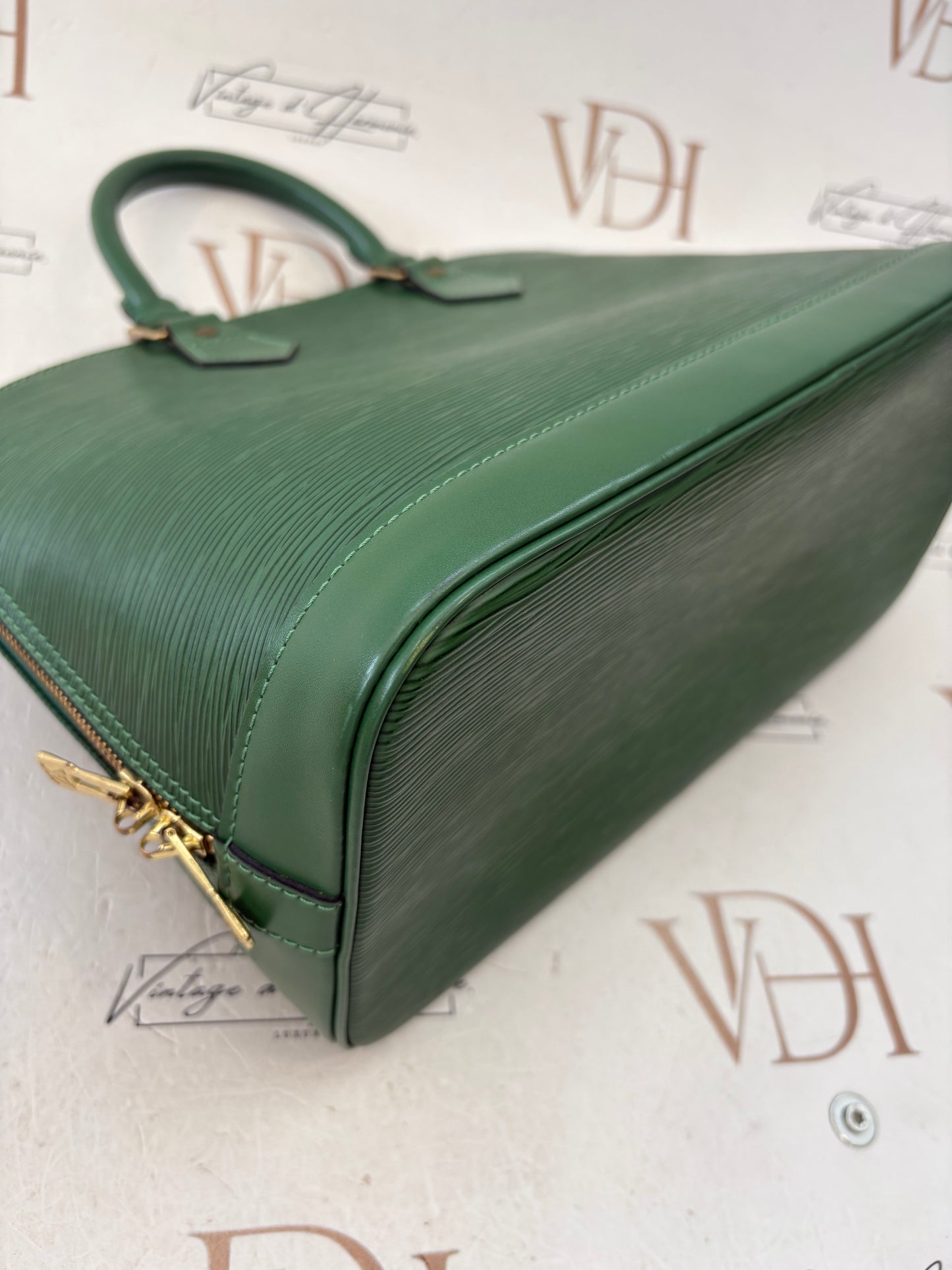 018575 - Louis Vuitton Green Epi Alma