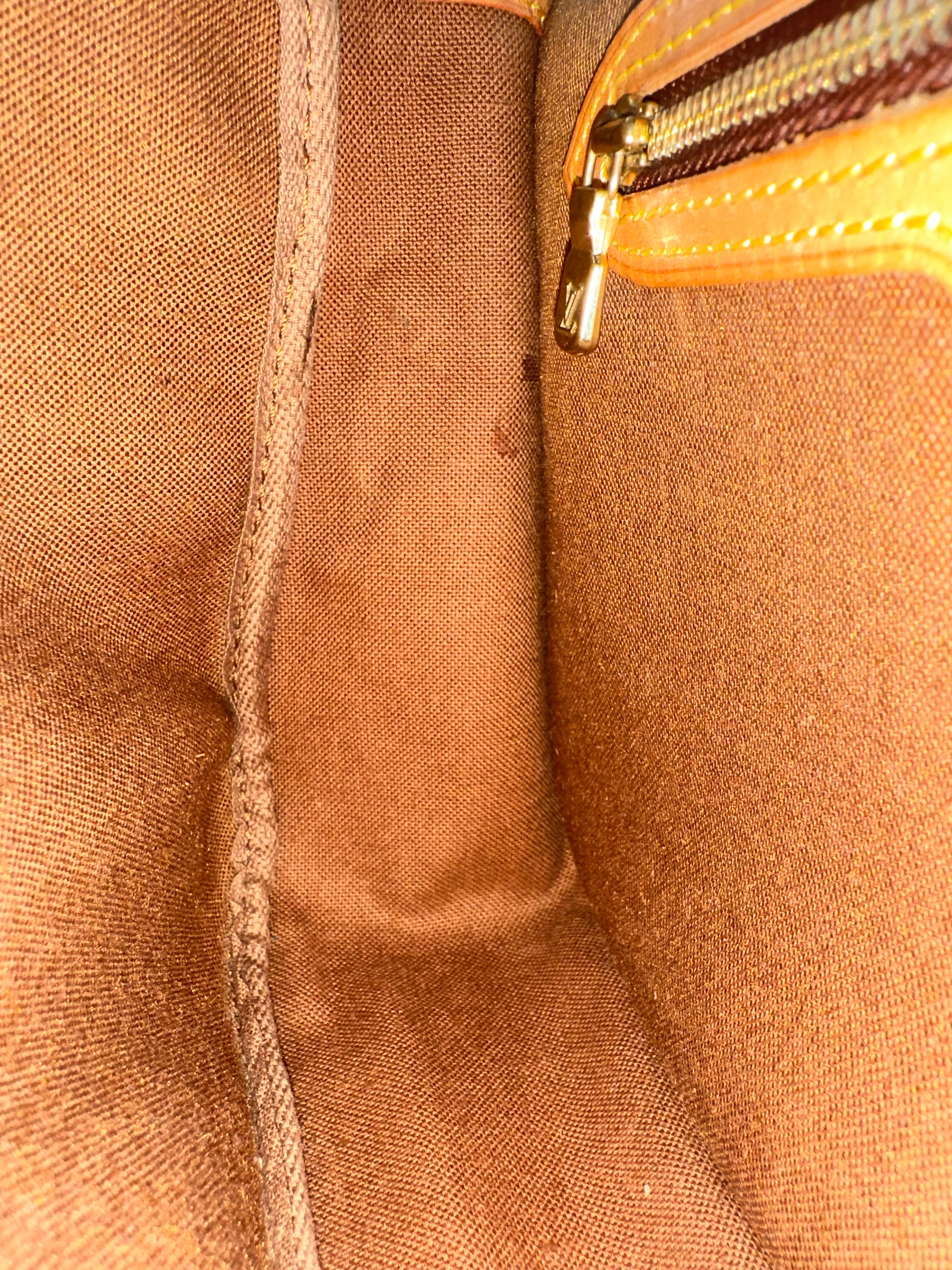 Louis Vuitton Gibeciere MM