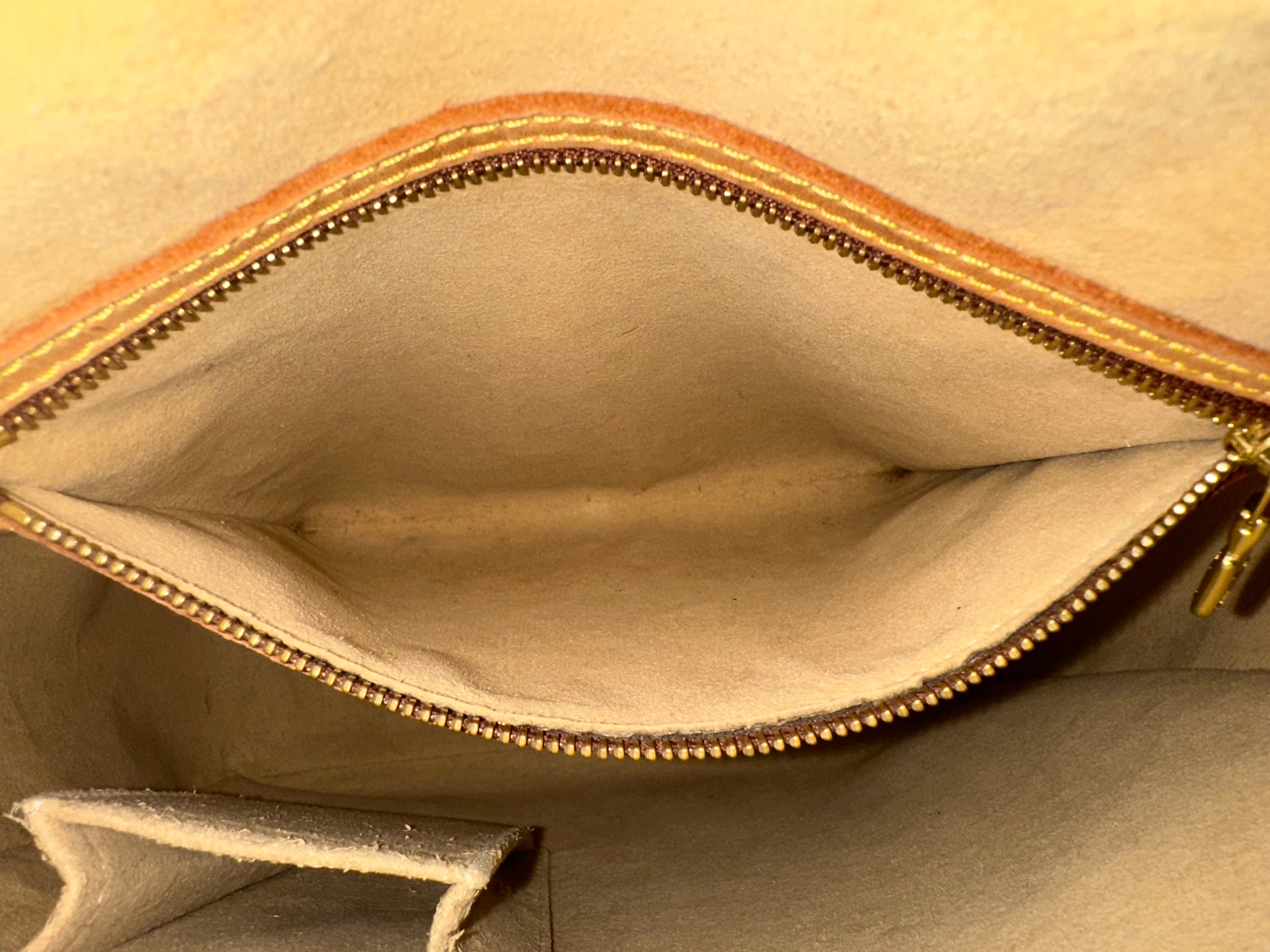 Louis Vuitton Looping GM