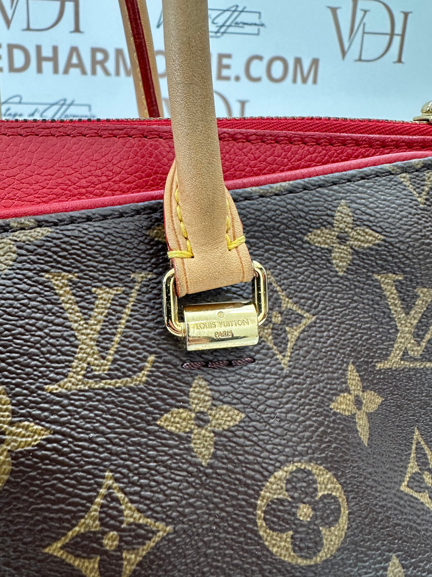 382822 - Louis Vuitton Pallas