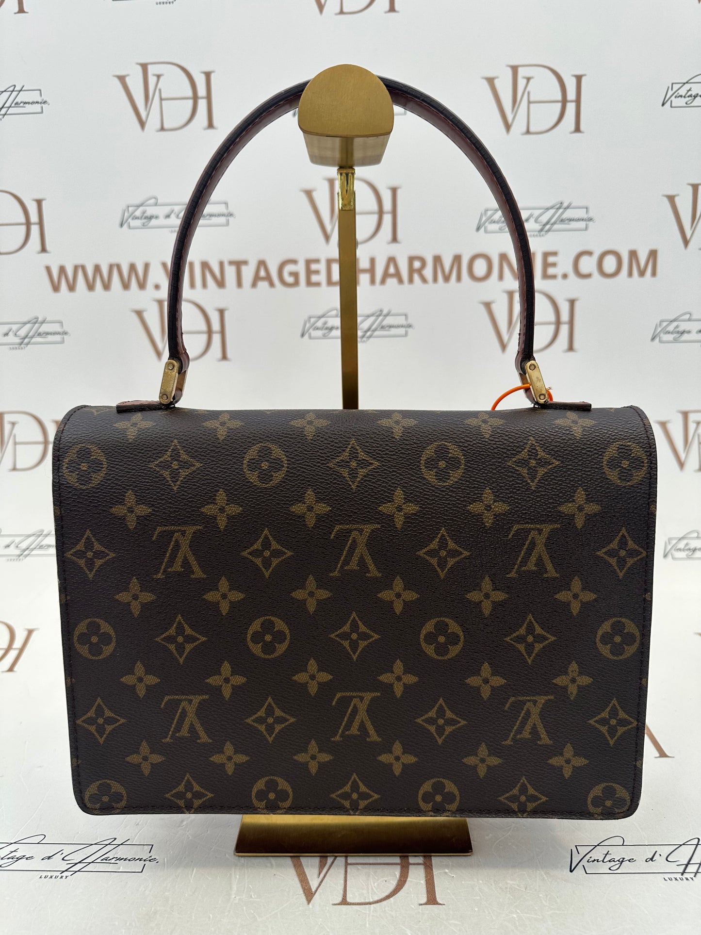 017854 - Louis Vuitton Concorde