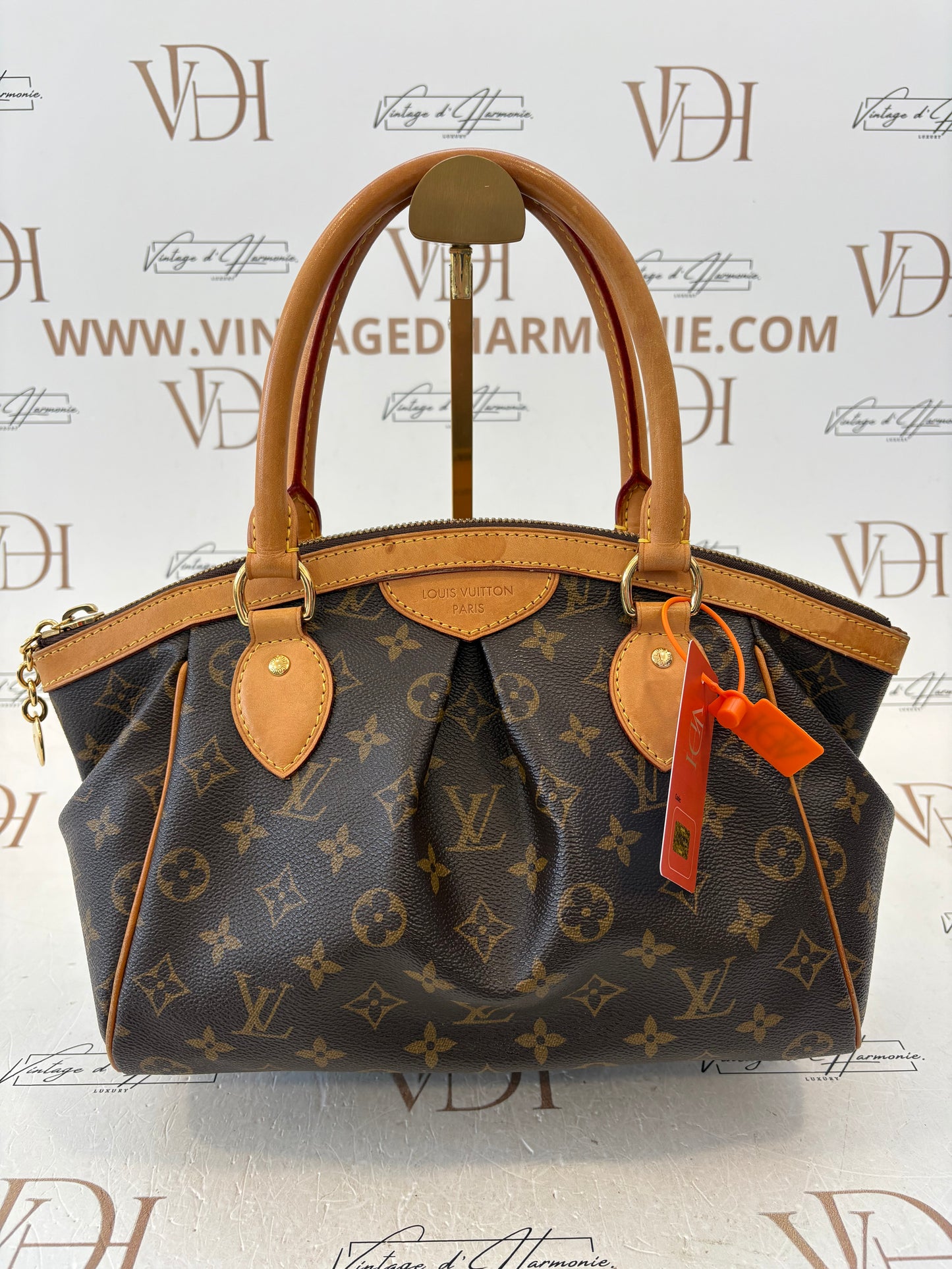 018378 - Louis Vuitton Tivoli PM