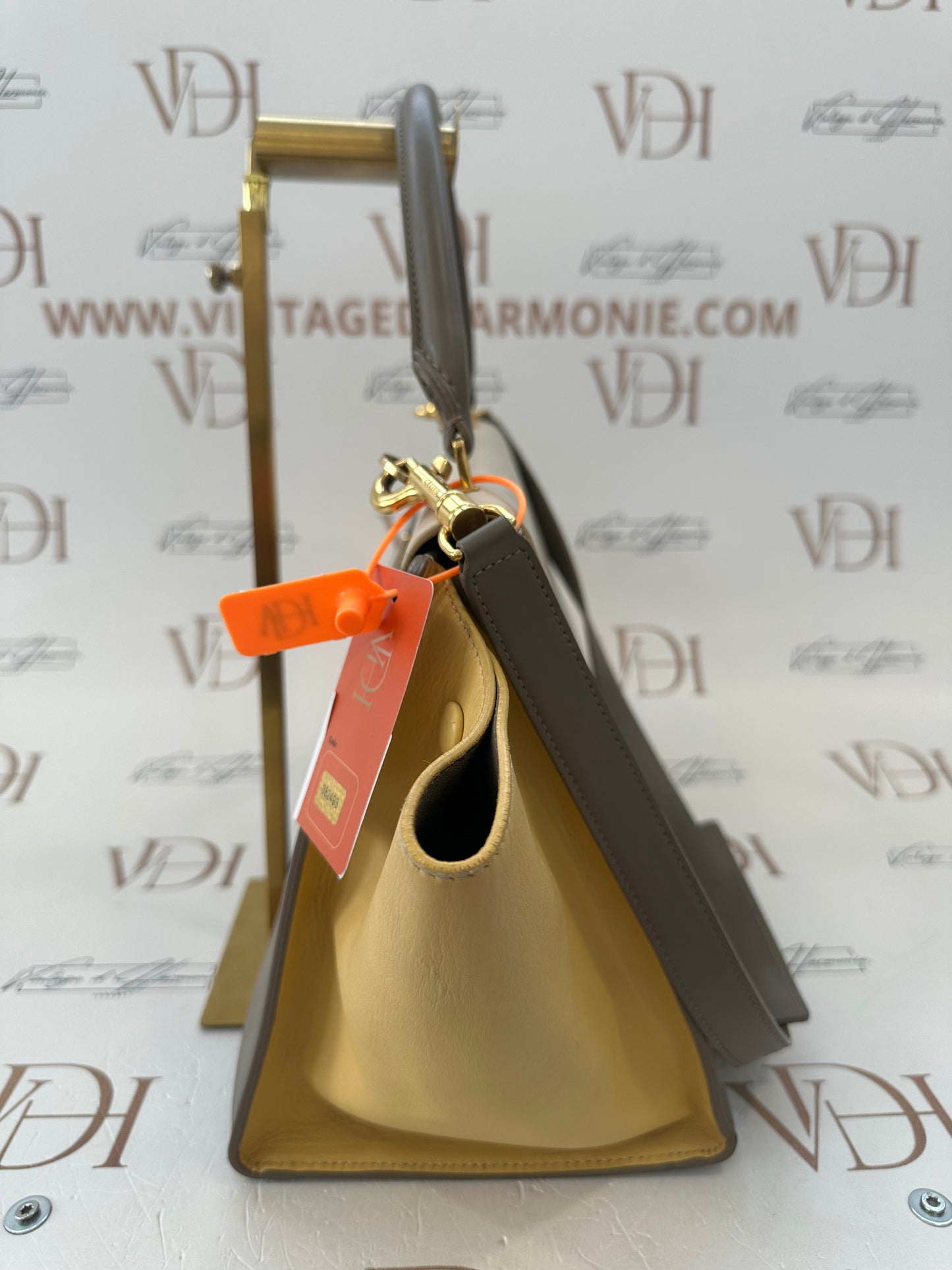 382493 - Céline Trapeze