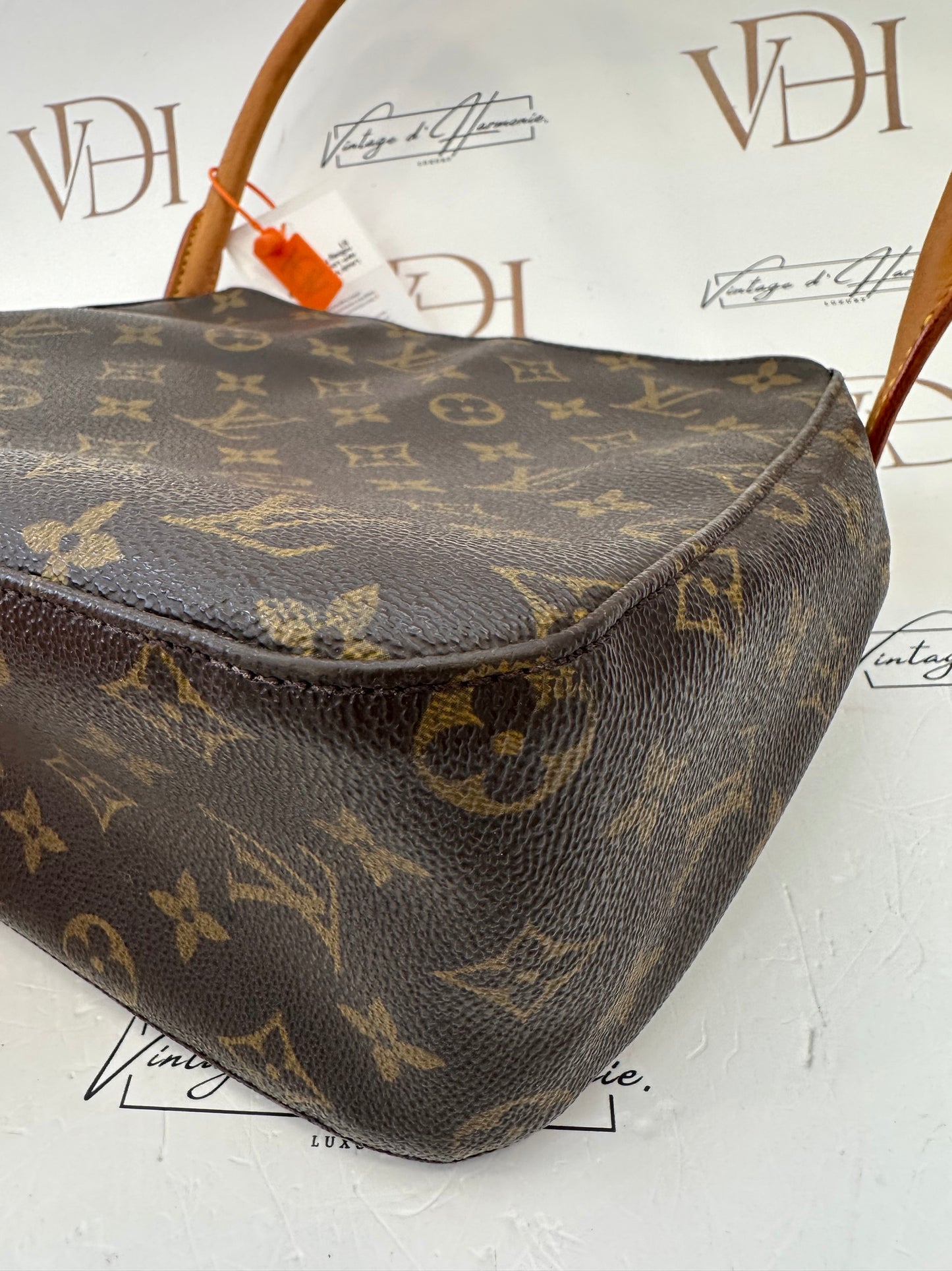 017768 - Louis Vuitton Looping MM
