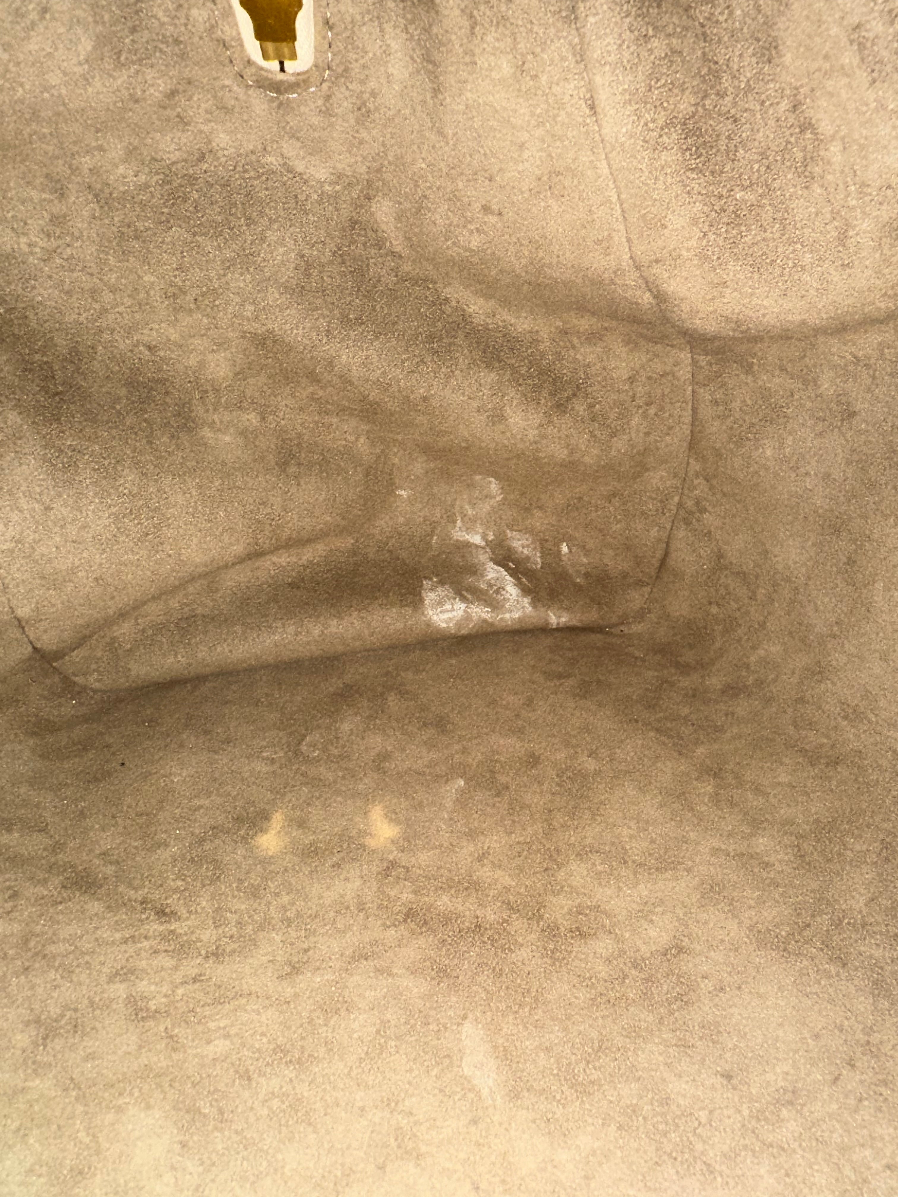 Louis Vuitton Courtney