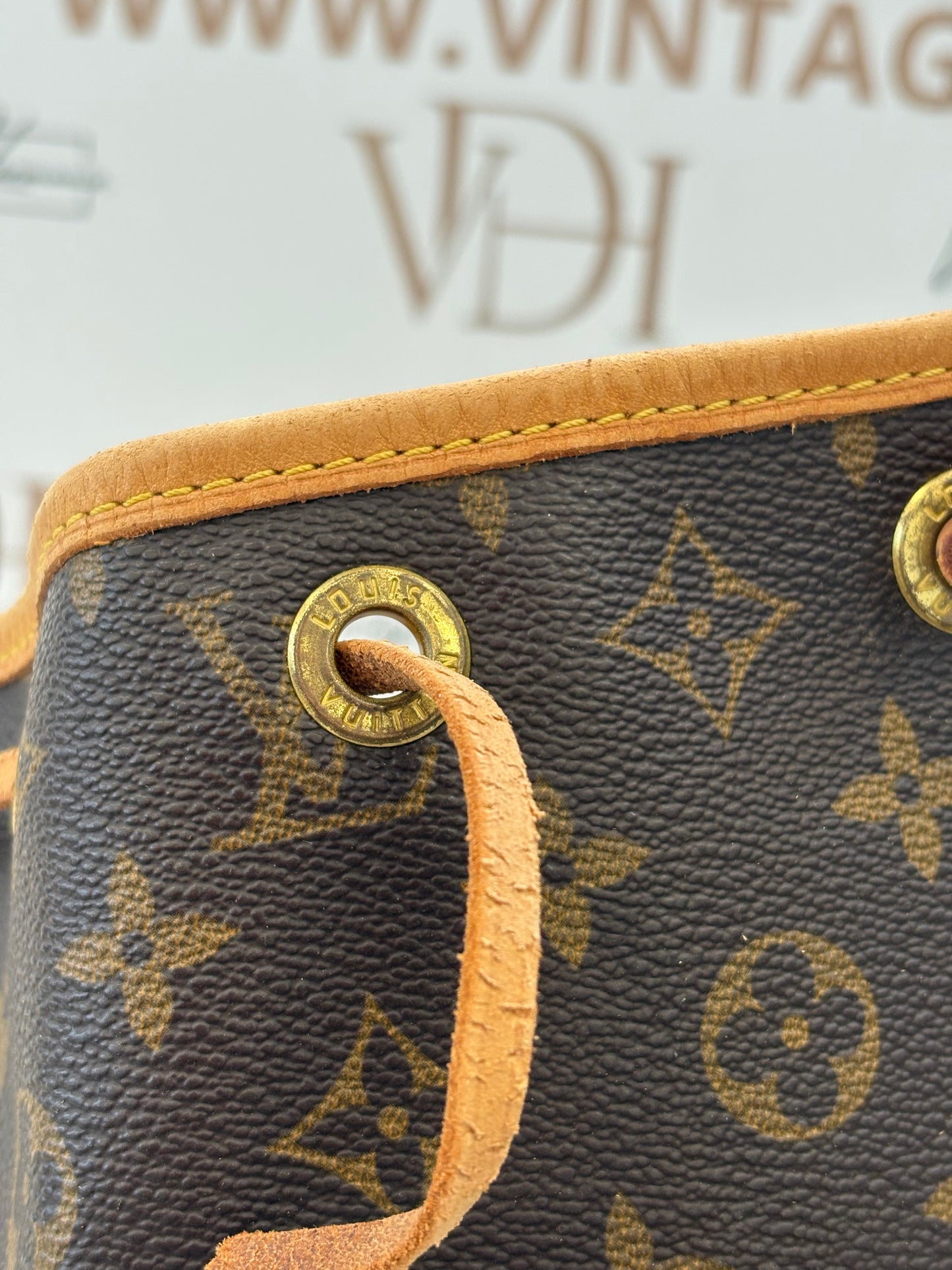 017177 - Louis Vuitton Montsouris MM