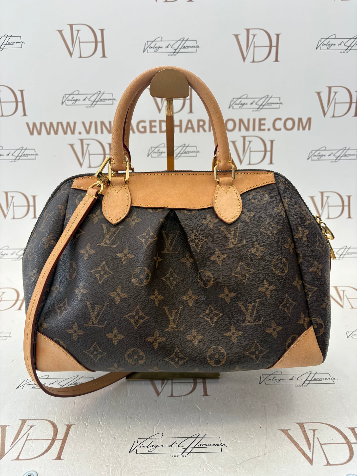 384180 - Louis Vuitton Segur