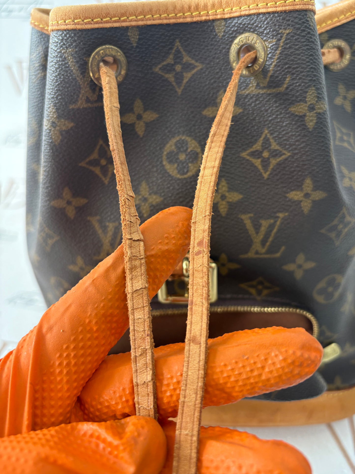 017173 - Louis Vuitton Montsouris MM