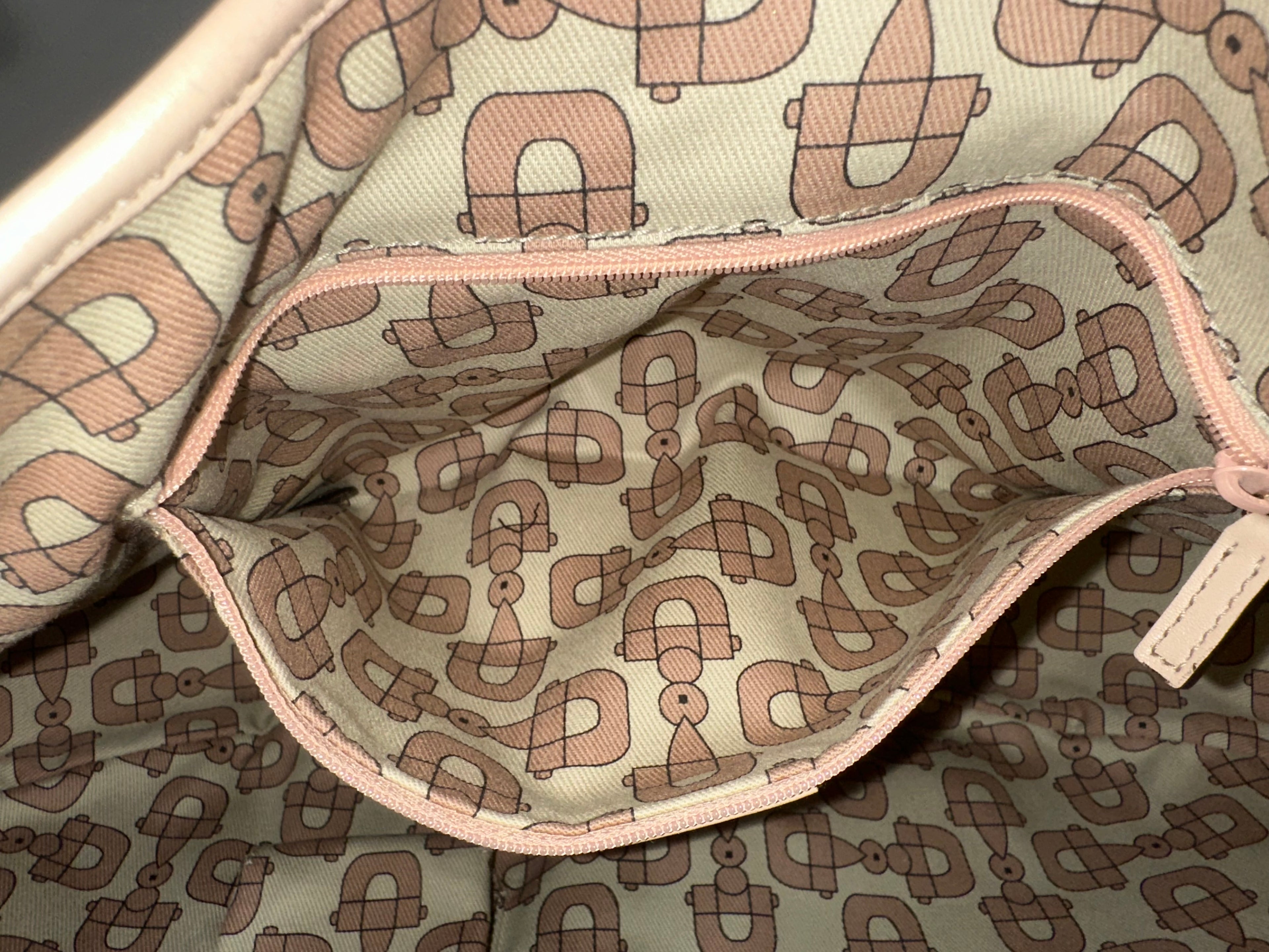Gucci GG beige