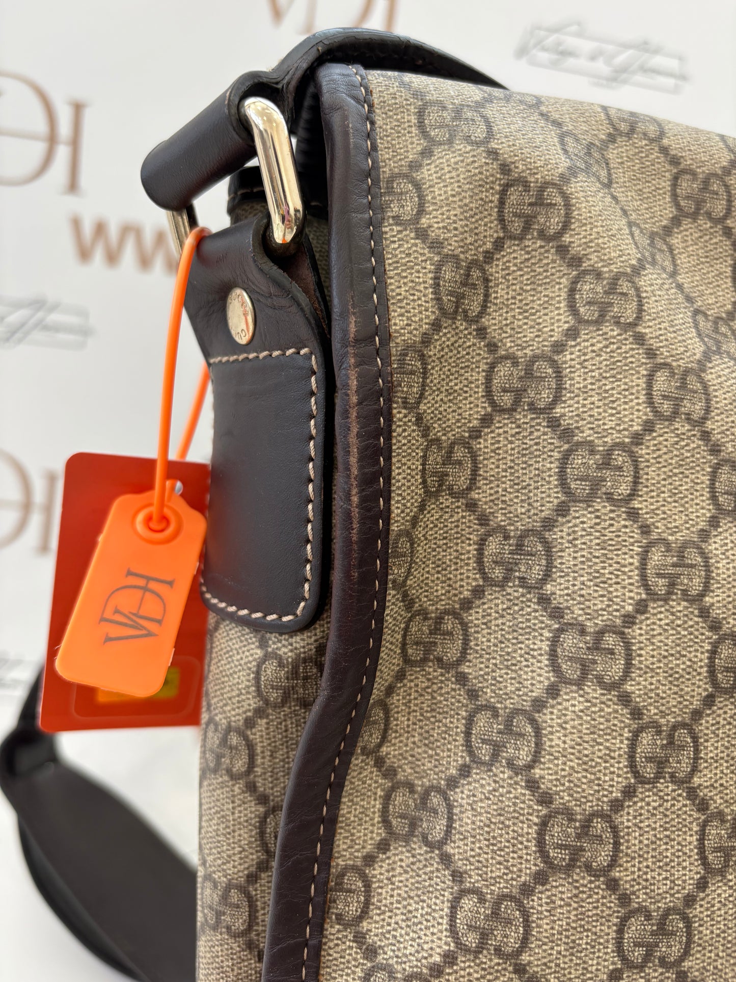 383425 - Gucci Messenger