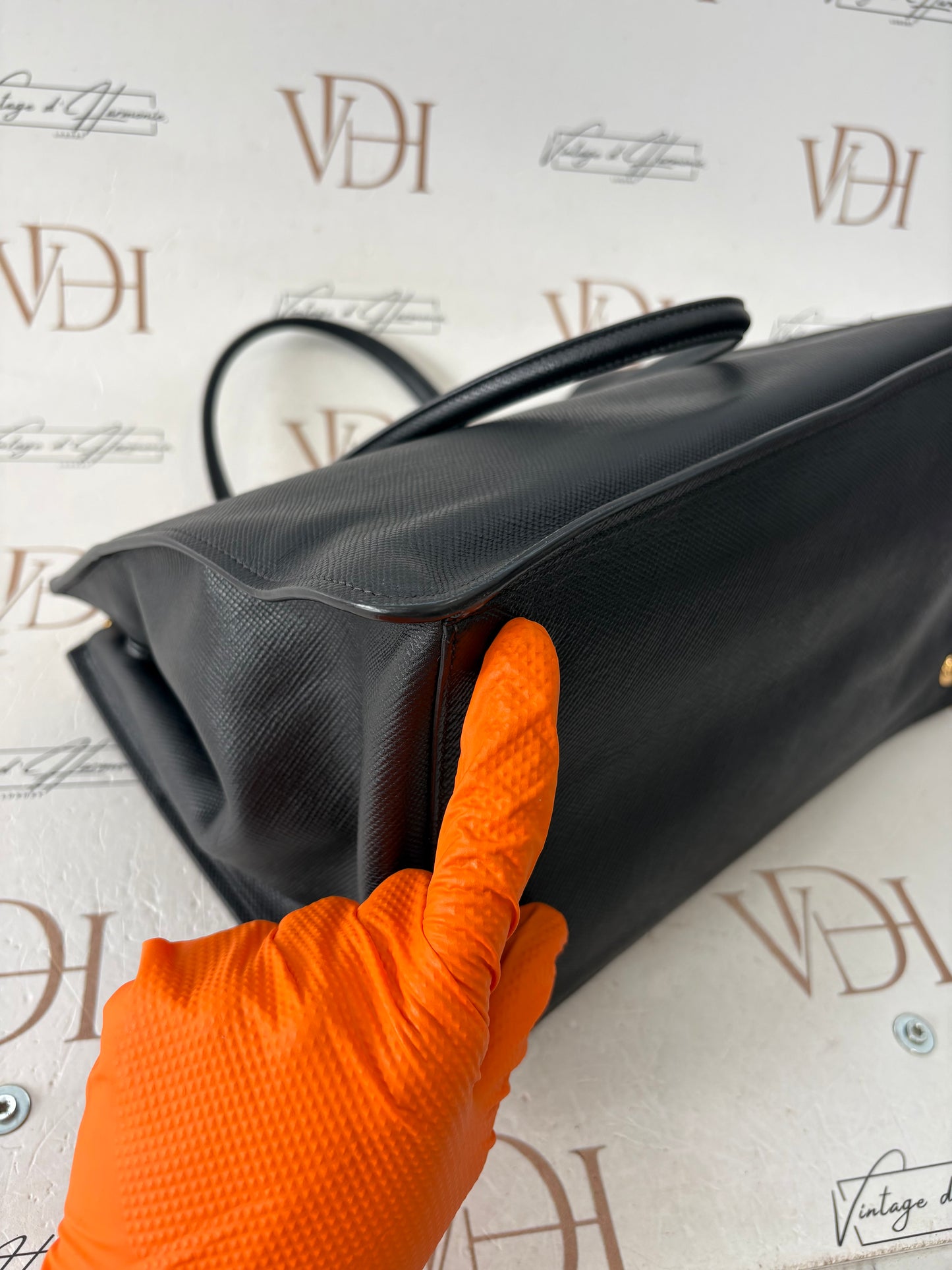 201166 - Prada Black