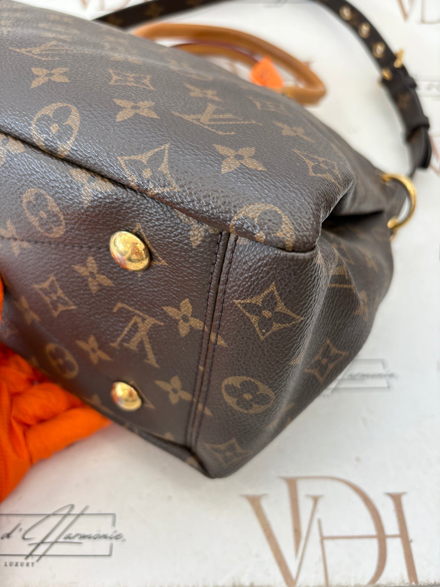 384141 - Louis Vuitton Pallas