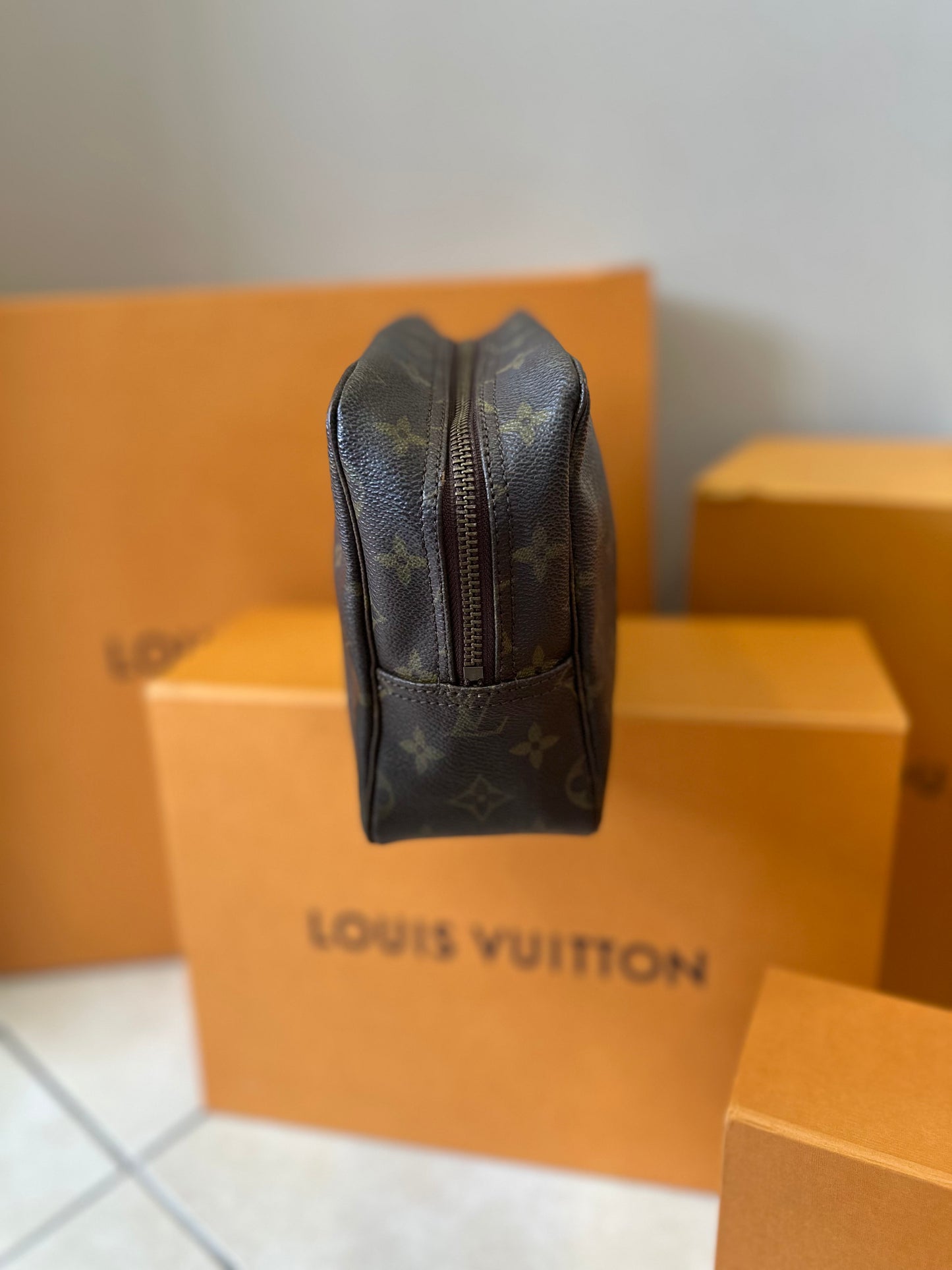 Louis Vuitton Trousse 28