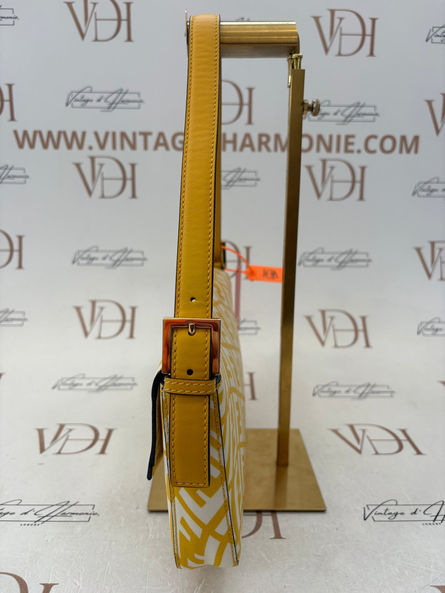 383618 - Fendi Baguette