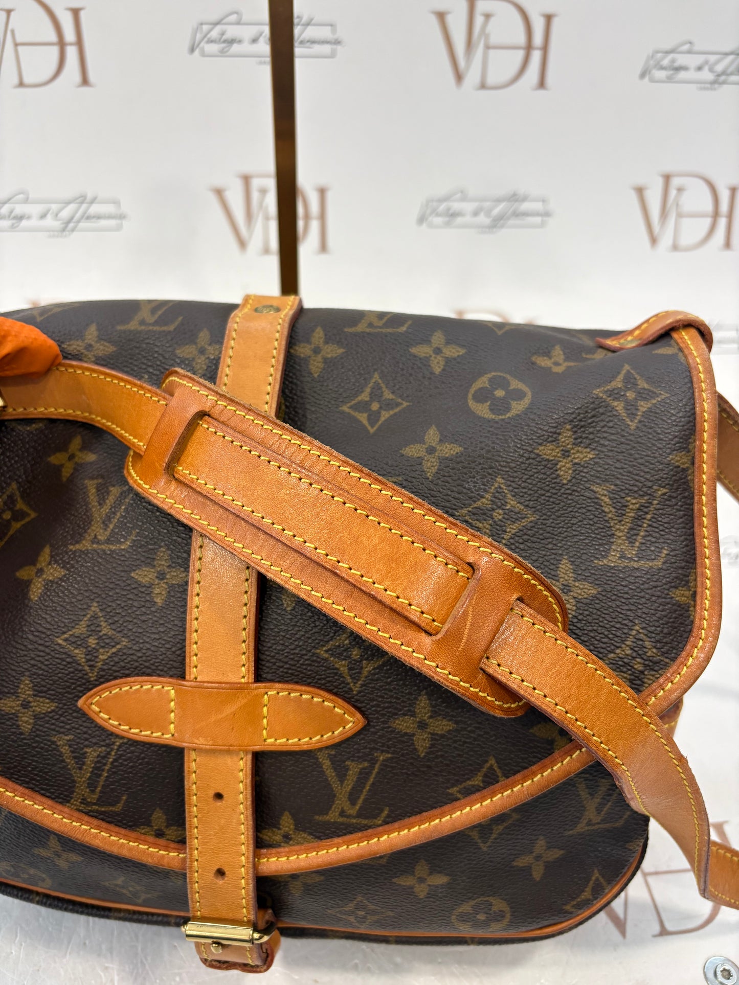 018580 - Louis Vuitton Saumur 30