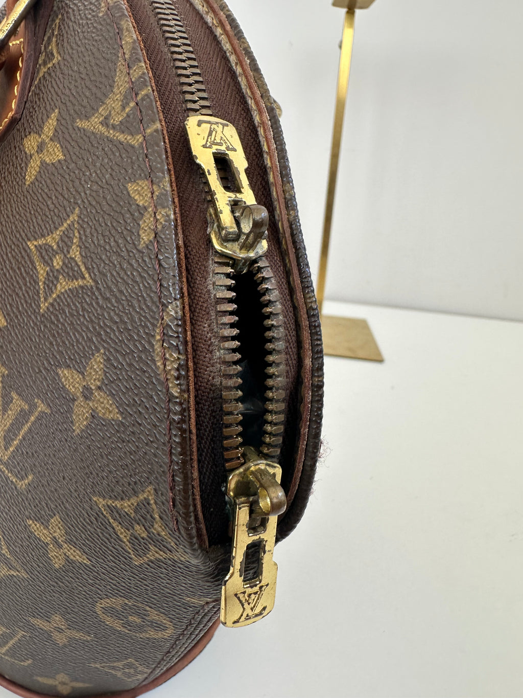 Louis Vuitton Ellipse PM